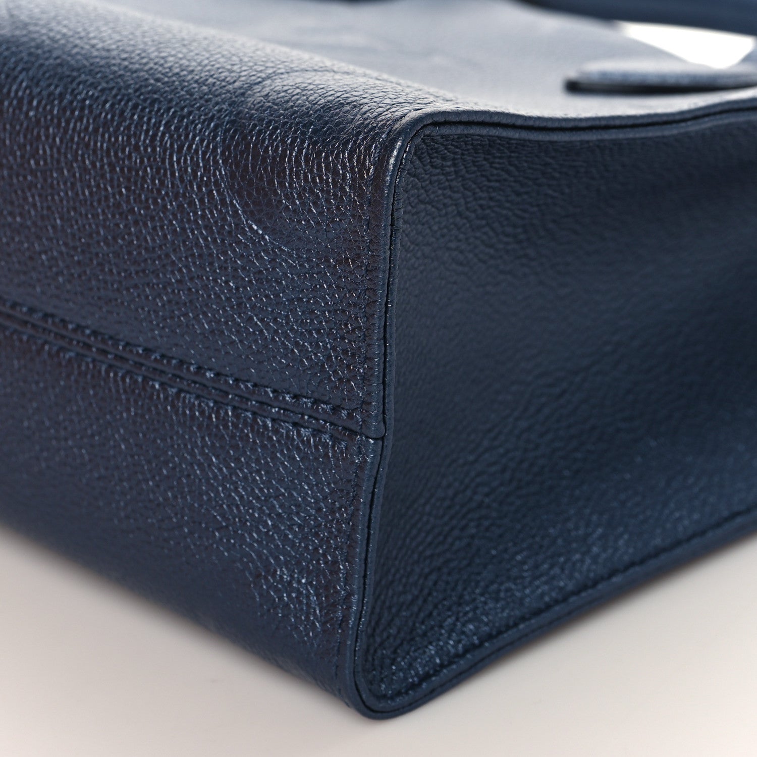 Louis Vuitton Metallic Empreinte Monogram Giant Onthego PM Navy Nacre 8 of 9