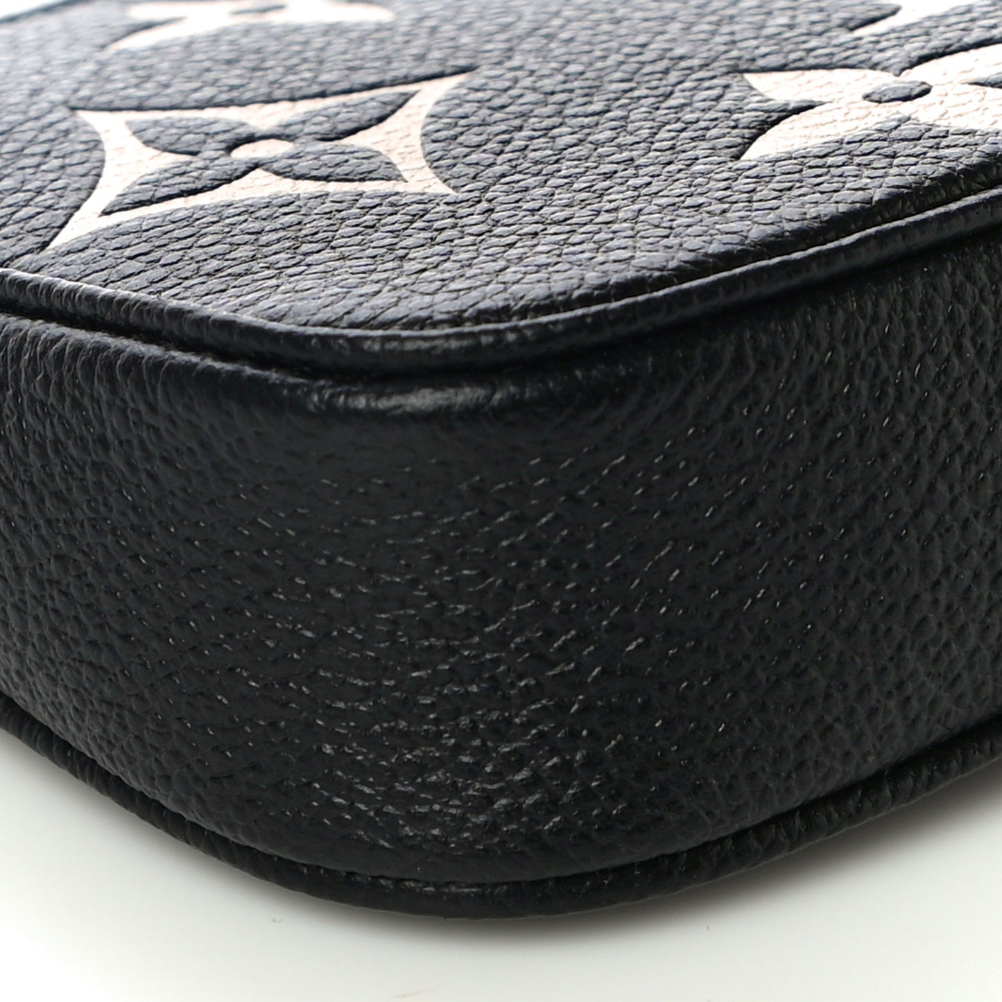 Empreinte Monogram Giant Mini Pochette Accessories Black