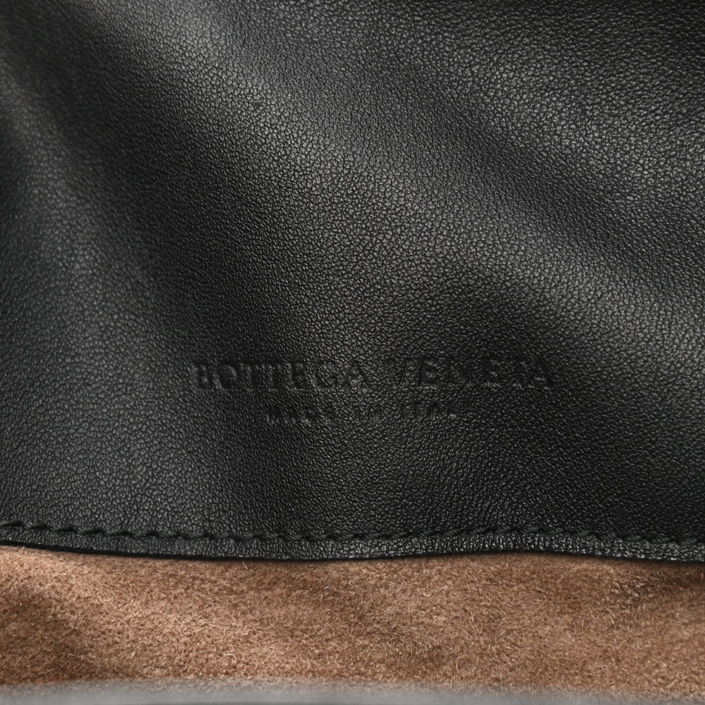 Nappa Intrecciato Medium Loop Black