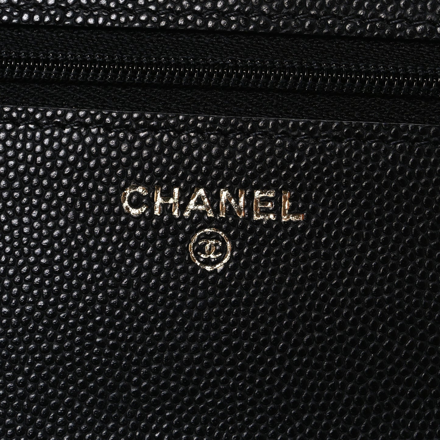 Caviar Quilted Striated CC Wallet On Chain WOC Black