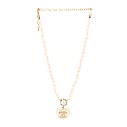 Chanel Pearl Crystal CC Heart Short Necklace Pearly White Gold 3 of 4