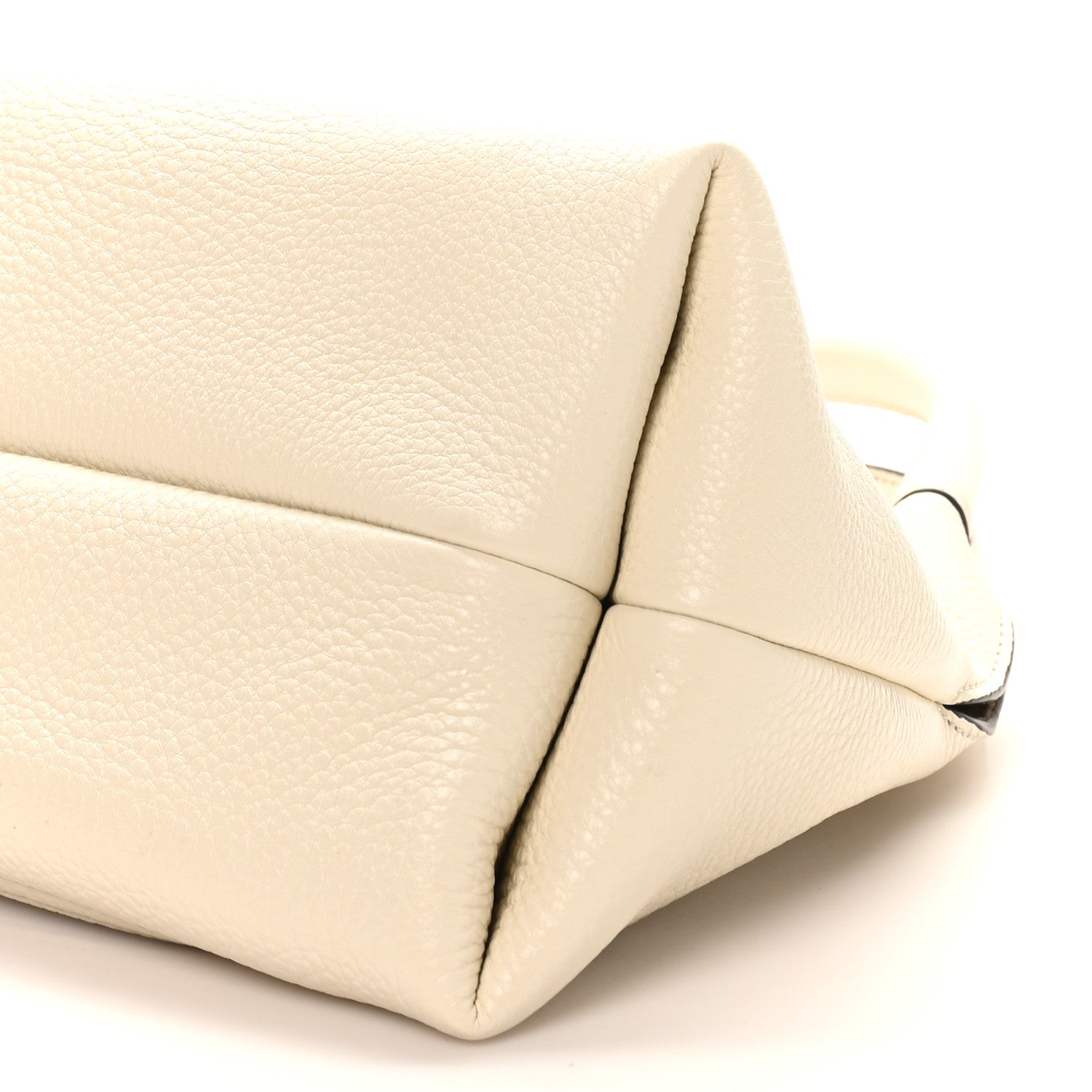 Gucci Grained Calfskin Softbit Medium Shoulder Bag White 9 of 9