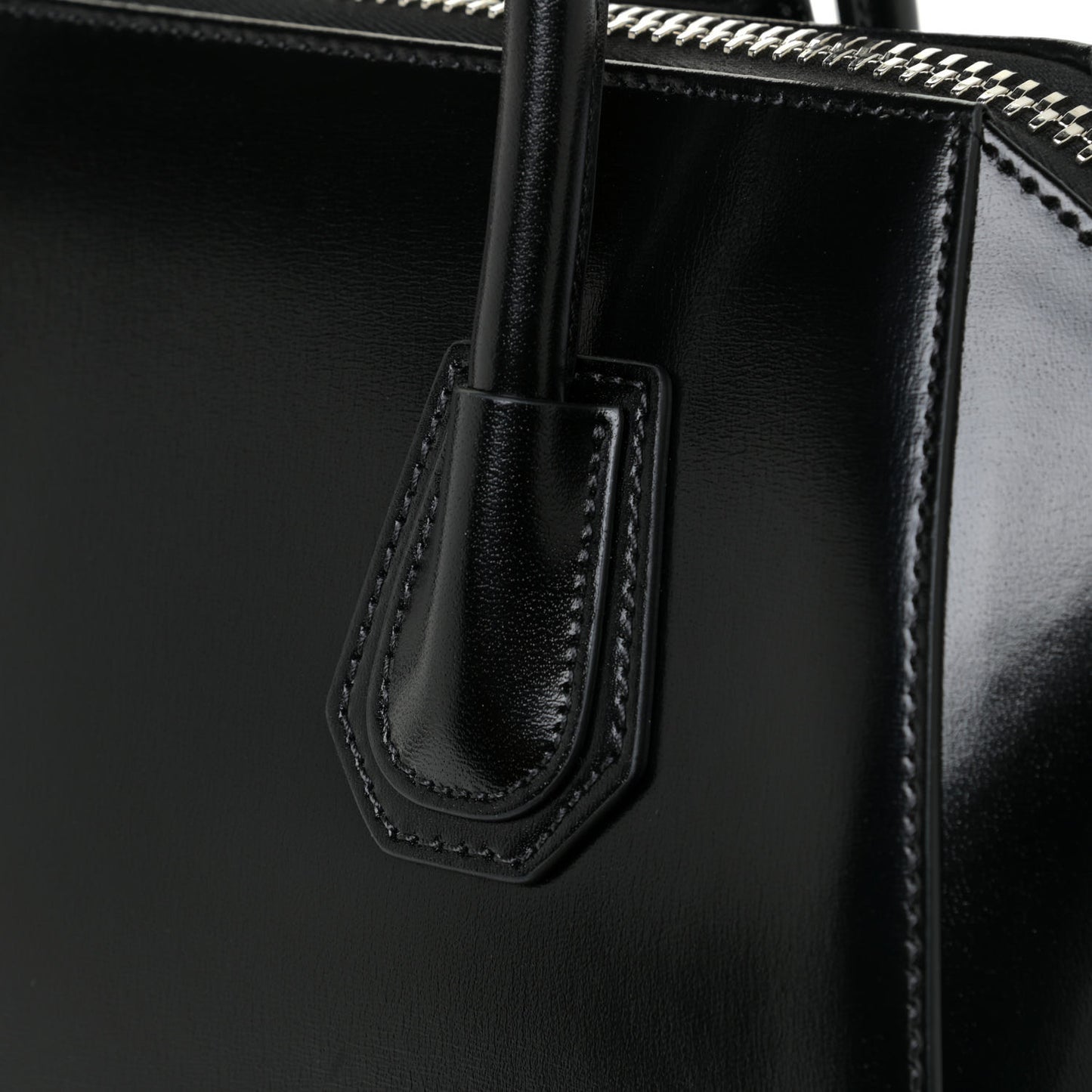 Shiny Lord Calfskin Small Antigona Black