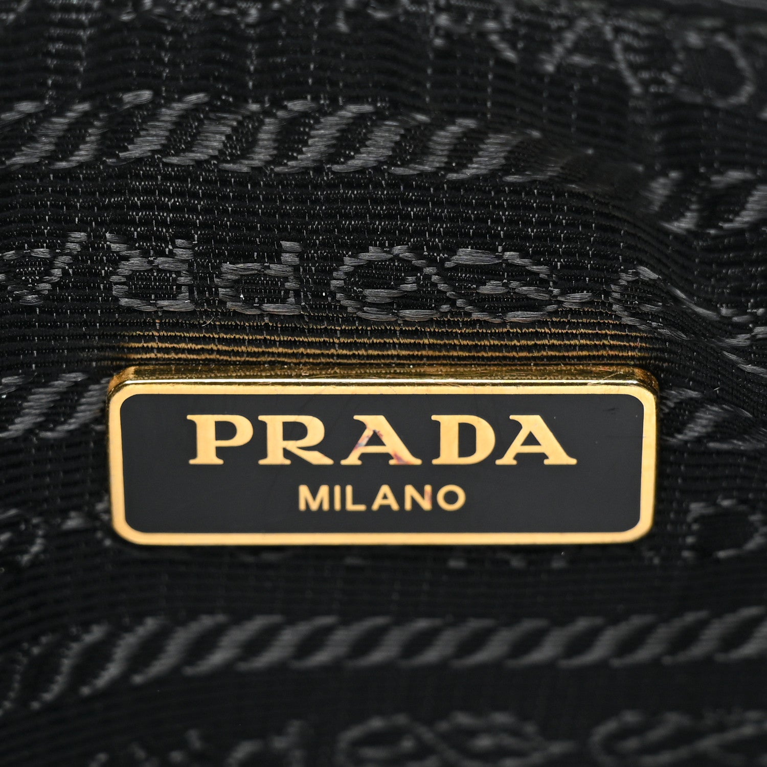 Prada Saffiano Lux Re-Edition 2005 Shoulder Bag Smeraldo 6 of 12