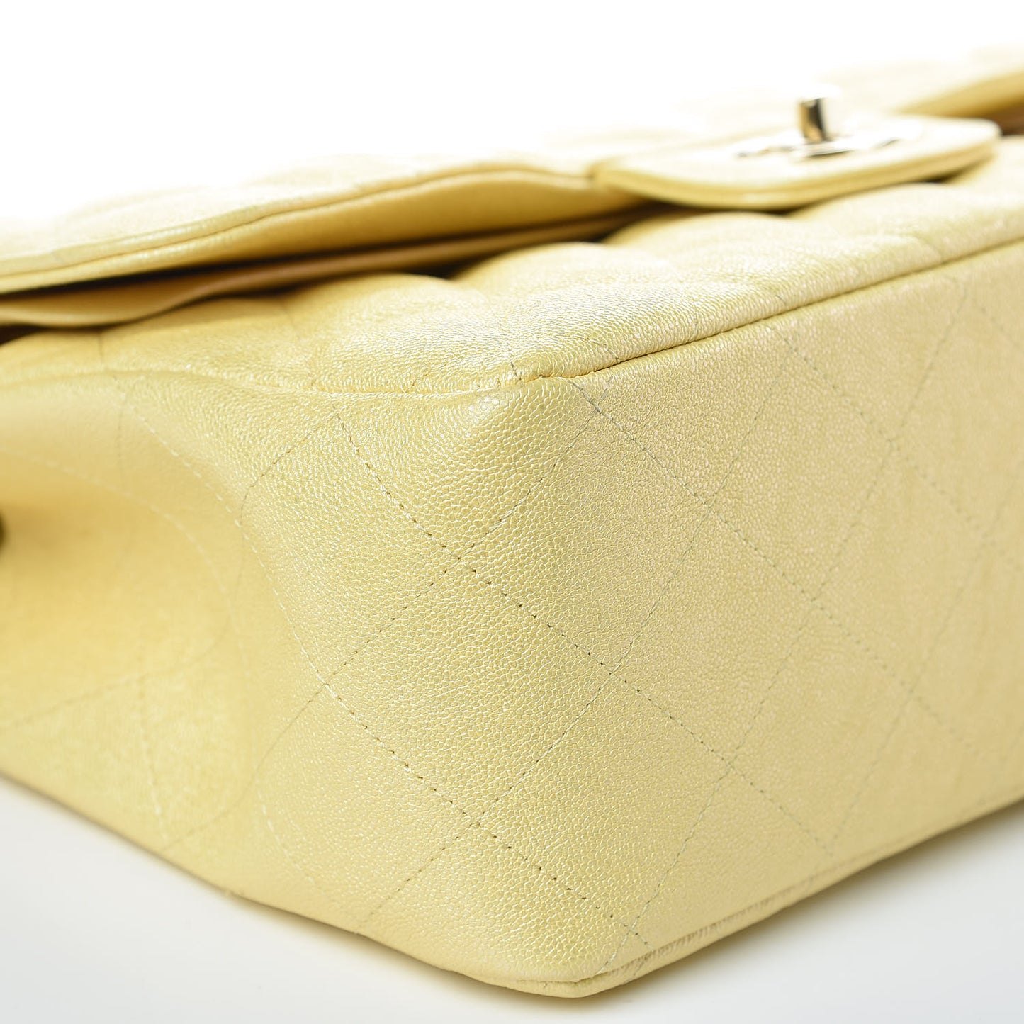 Iridescent Caviar Quilted Jumbo Double Flap Jaune Yellow