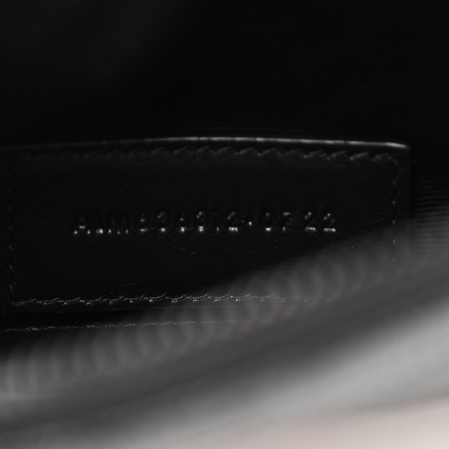 Saint Laurent Grain De Poudre Chevron Monogram Monochrome Bill Pouch Black 7 of 8