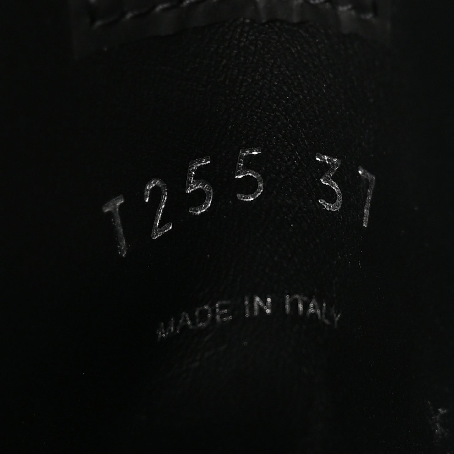 Spazzolato Rois Re-Nylon Metal Triangle Logo Monolith Pouch Pocket 55mm Boots 37 Black