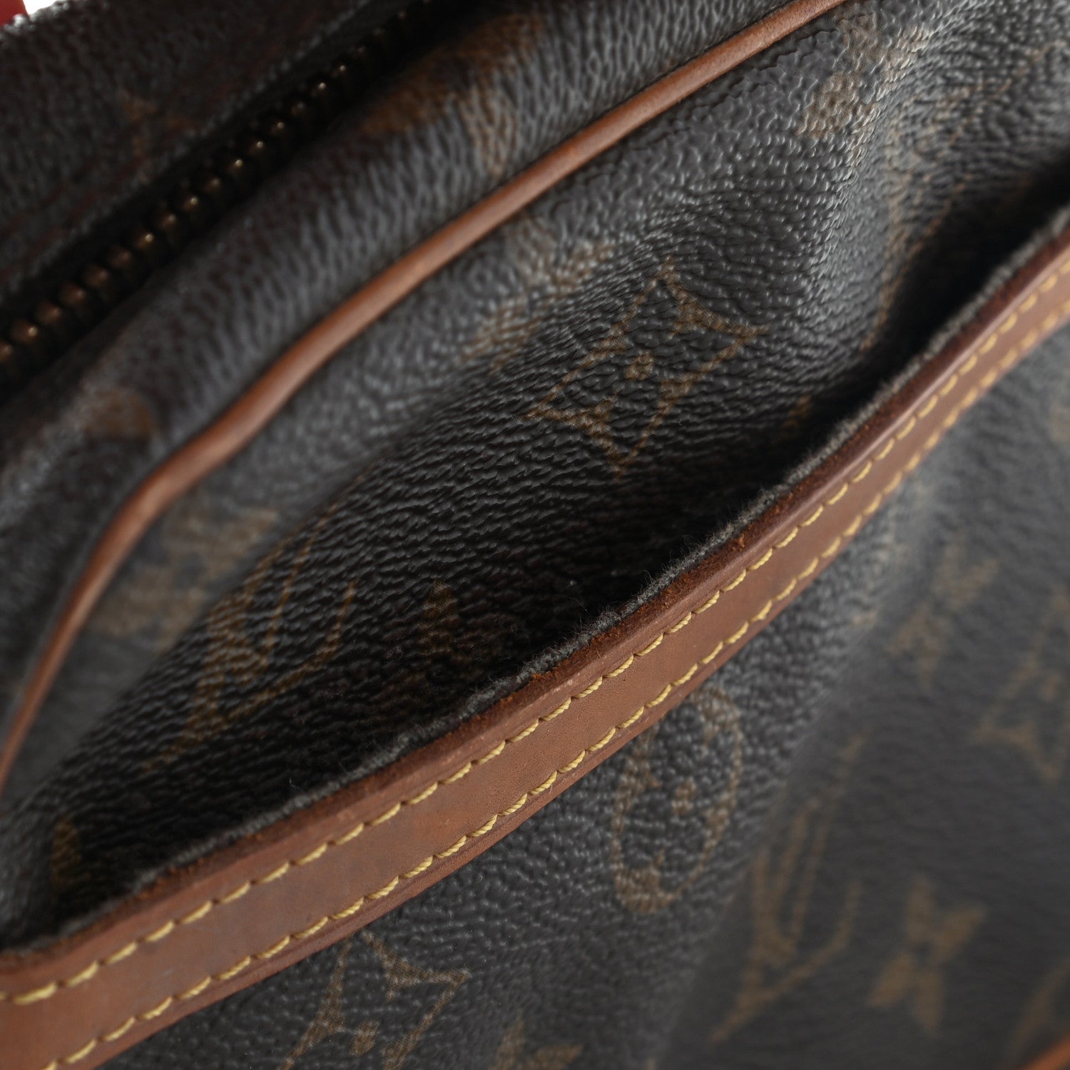Louis Vuitton Monogram Compiegne 23 Toiletries 10 of 14