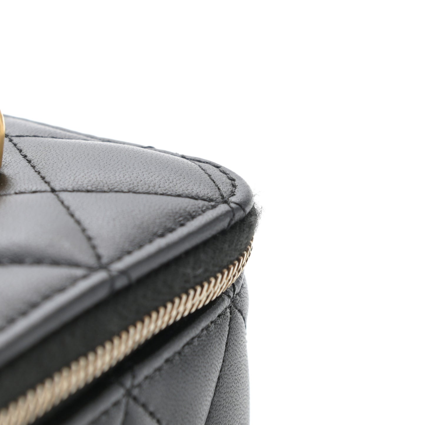 Lambskin Quilted Small Top Handle Vanity Case With Chain Black