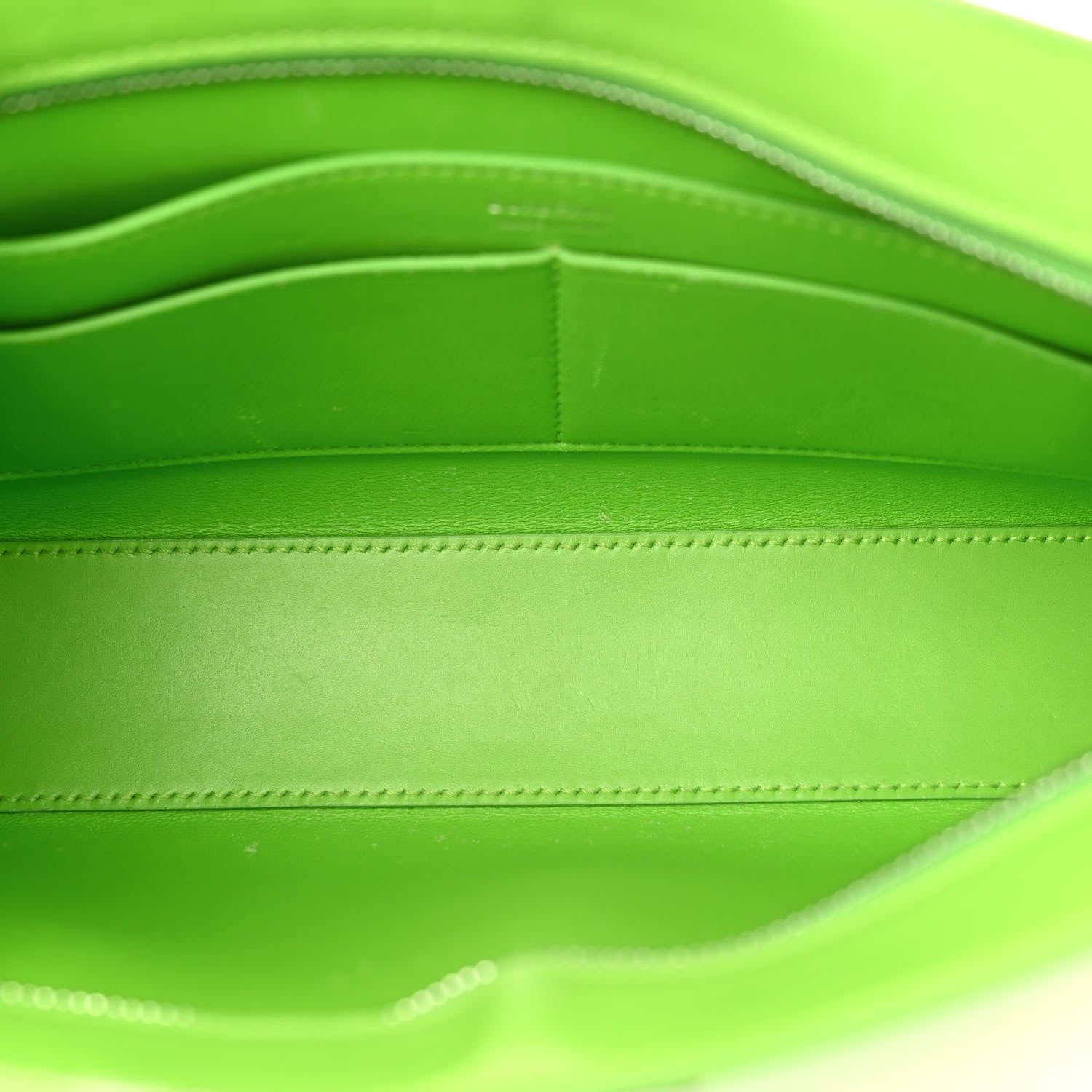 Burberry Smooth Calfskin Medium TB Shoulder Bag Brilliant Green 5 of 17