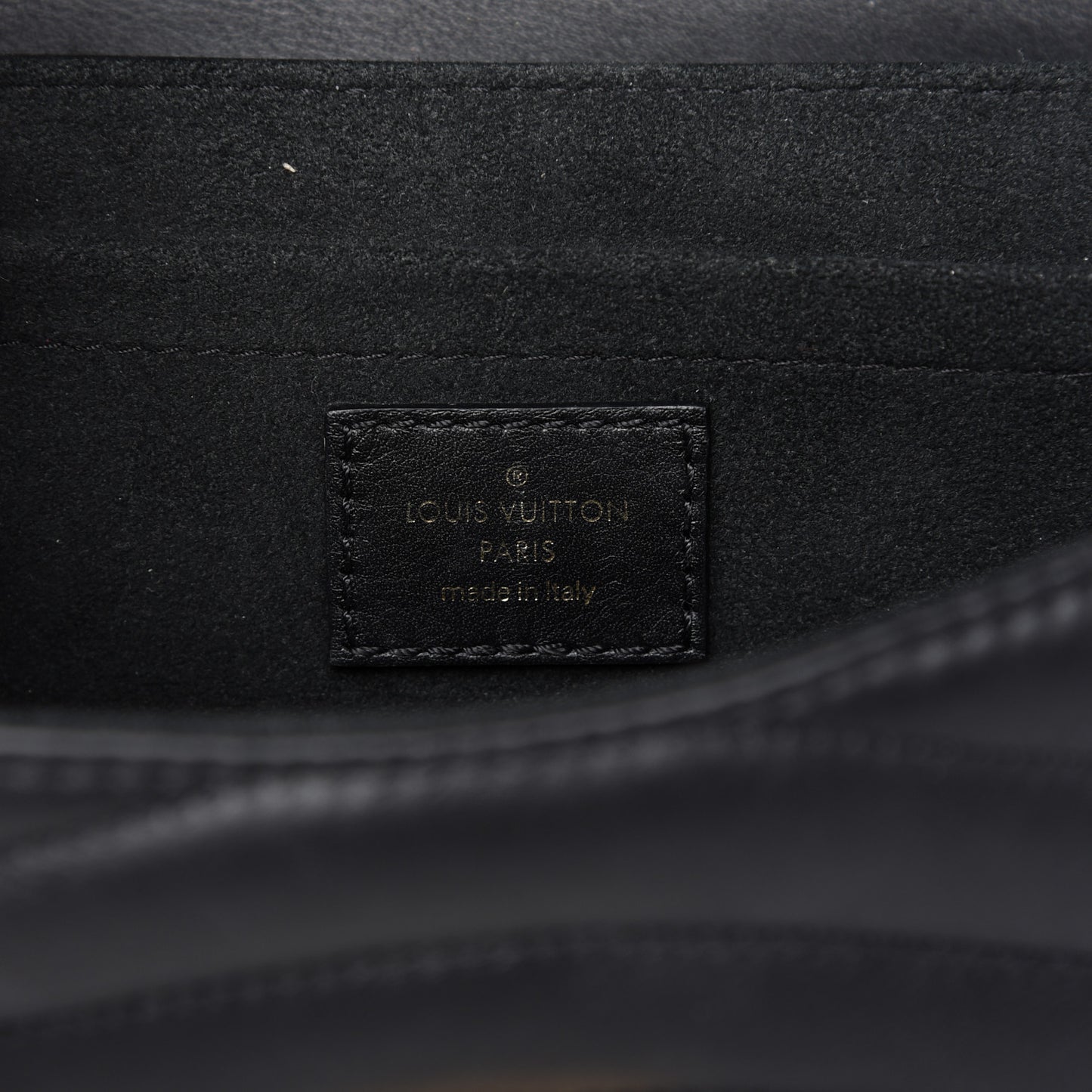 Calfskin Love Lock New Wave Chain MM Black