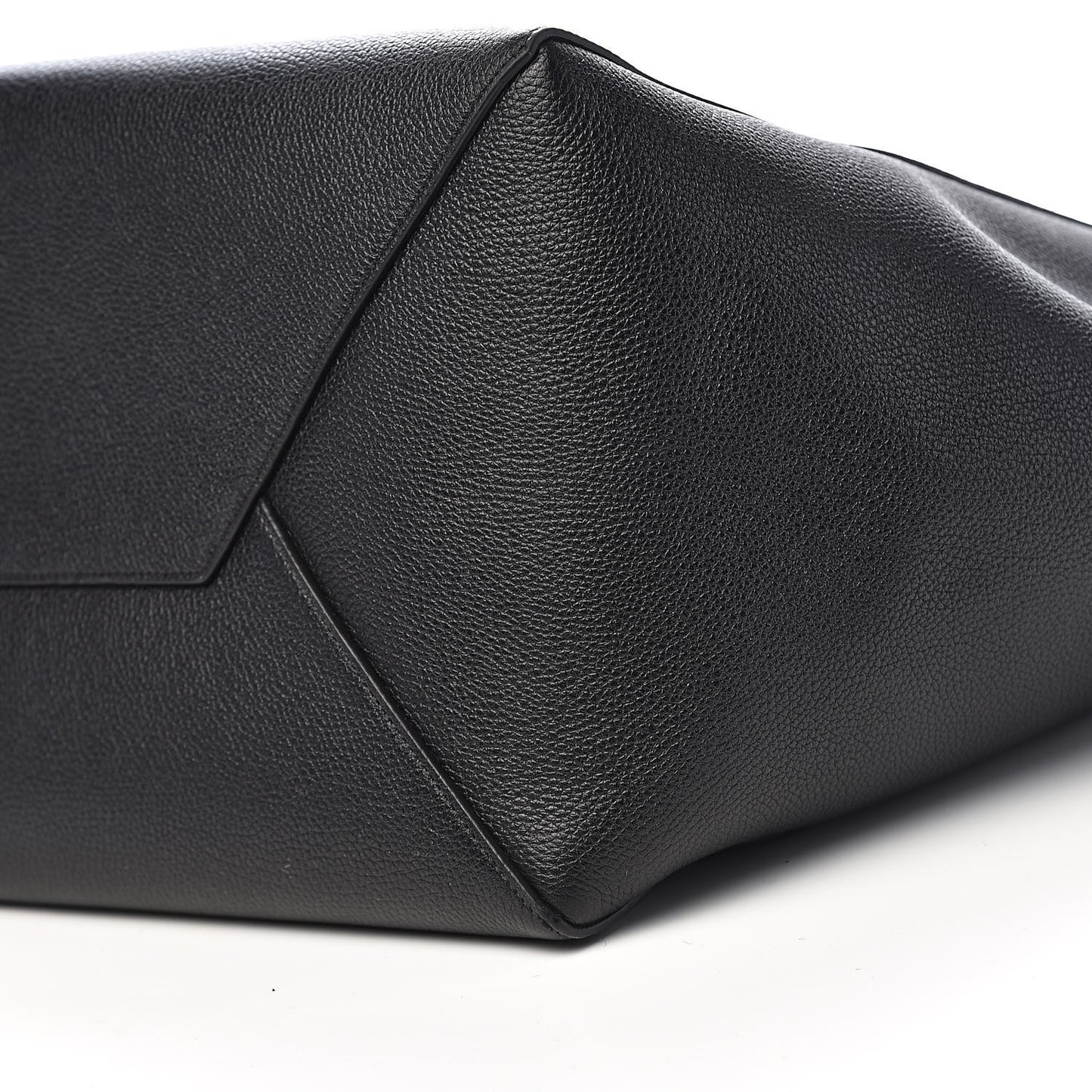 Soft Grained Calfskin Medium Belt Cabas Phantom Black