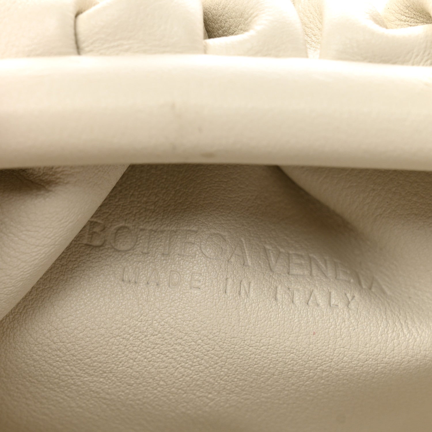 Bottega Veneta Smooth Butter Calf The Pouch Oversized Clutch Plaster 6 of 7