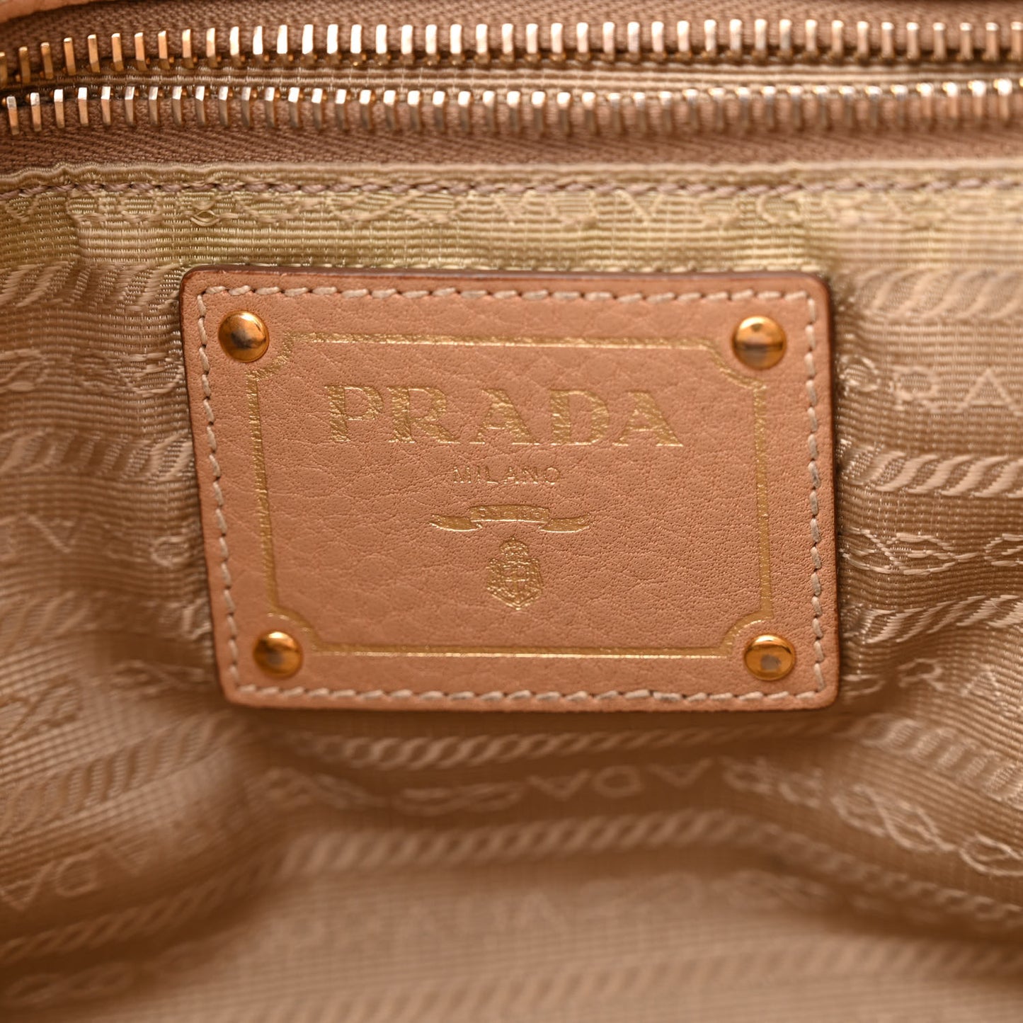 Vitello Daino Pushlock Tote Sughero