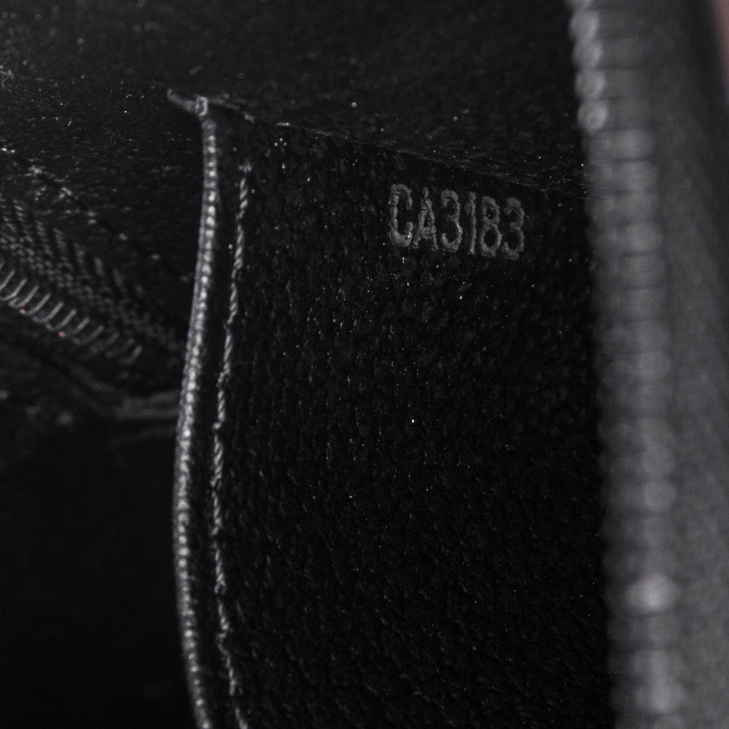 Louis Vuitton Vernis Cosmetic Pouch Noir Magnetique 7 of 7