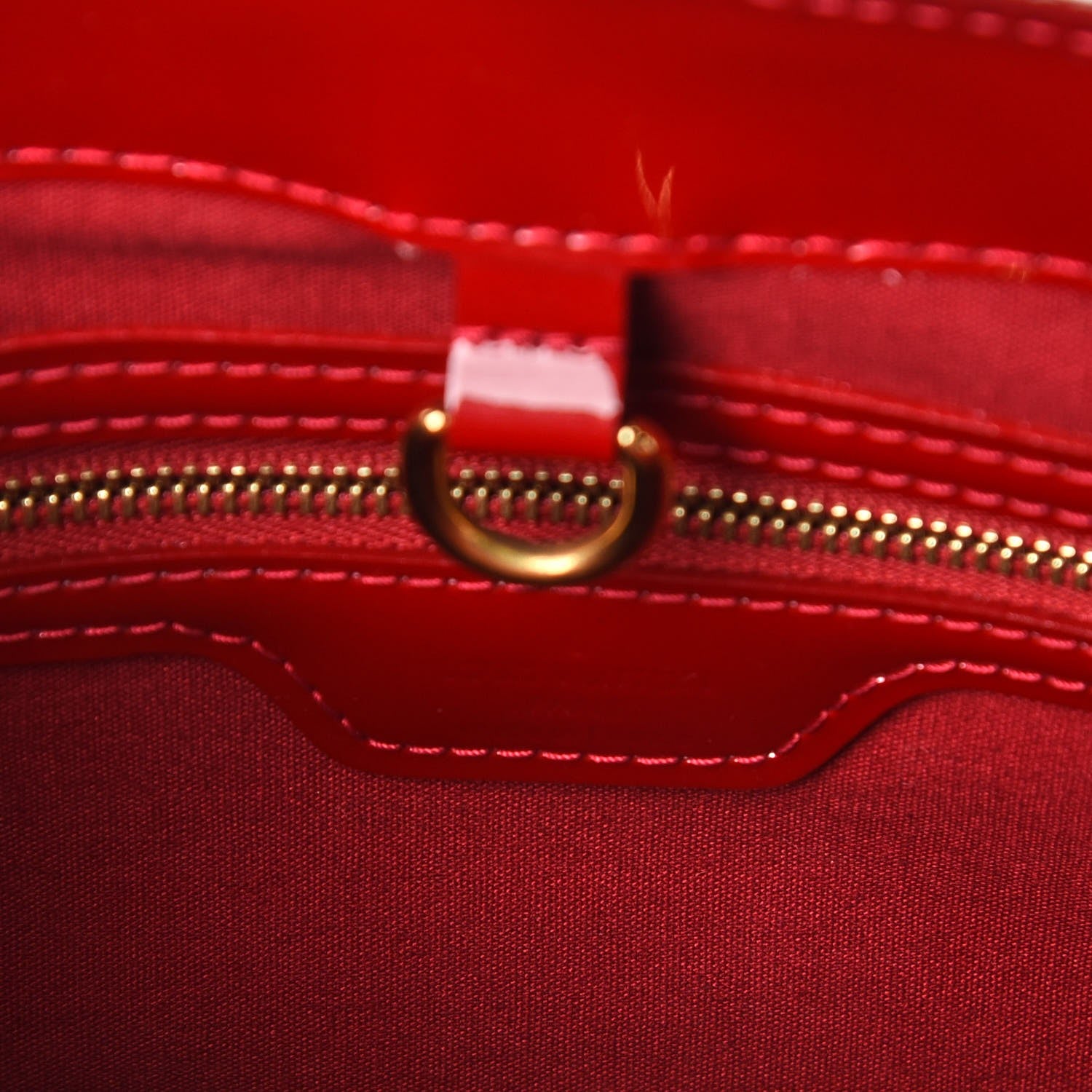 Louis Vuitton Vernis Wilshire PM Pomme D'Amour 6 of 6