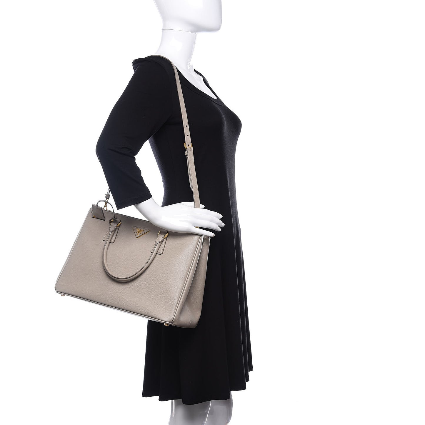 Saffiano Medium Galleria Double Zip Tote Pomice
