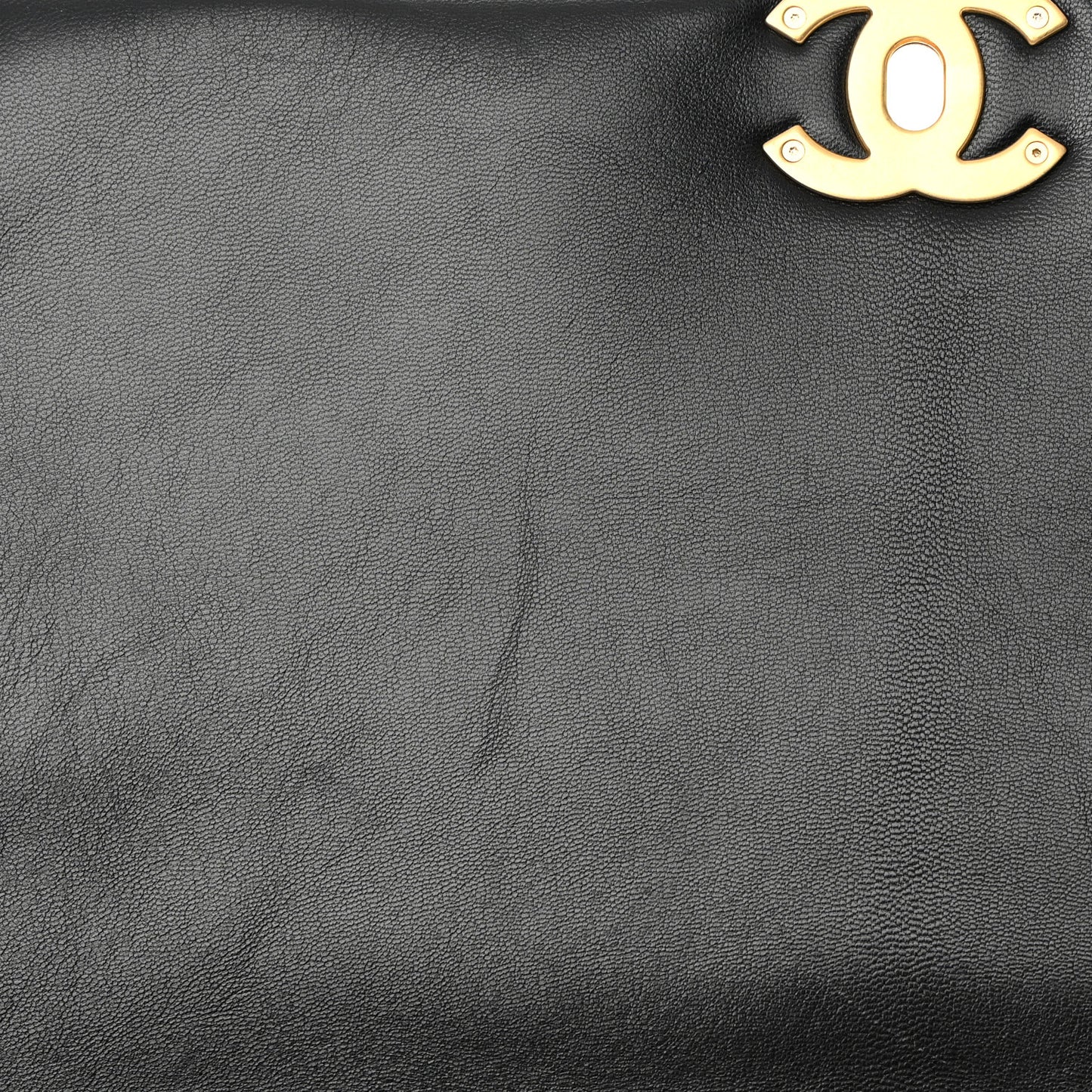 Lambskin Quilted Maxi Chanel 19 Flap Black