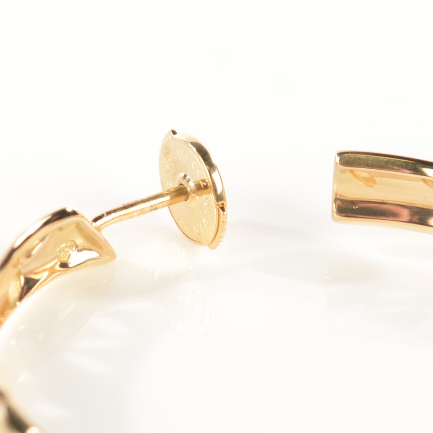18K Yellow Gold Gallea Hoop Earrings
