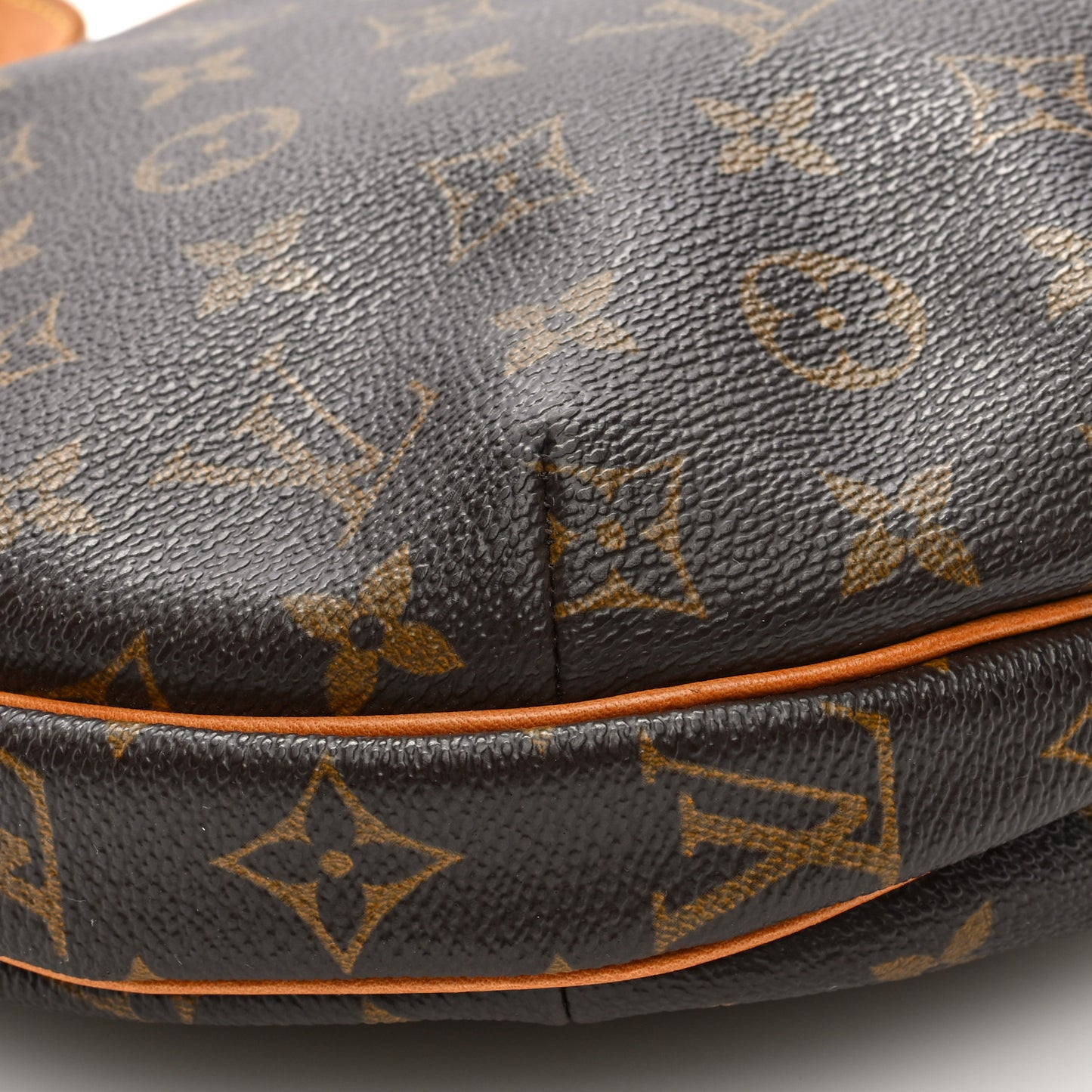 Monogram Croissant MM