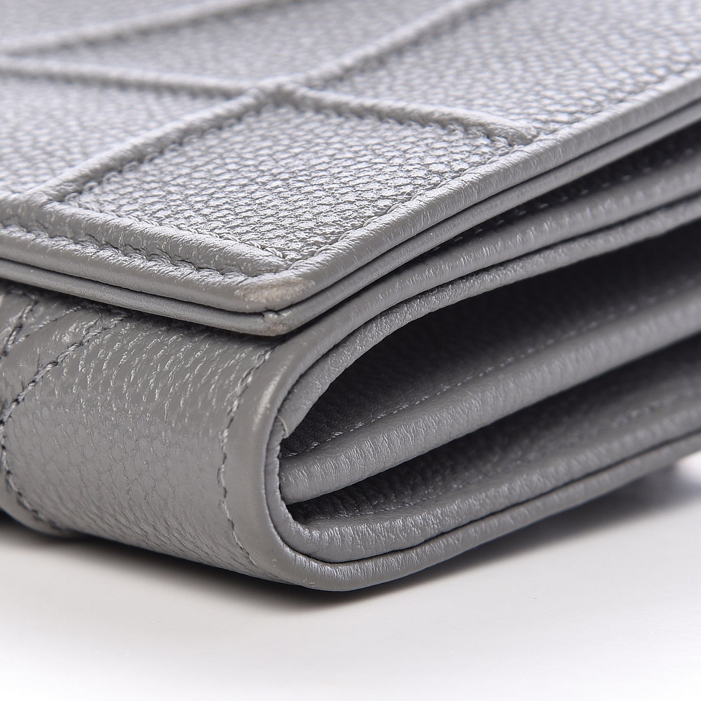 Grained Calfskin Diorama Croisiere Chain Wallet Gris