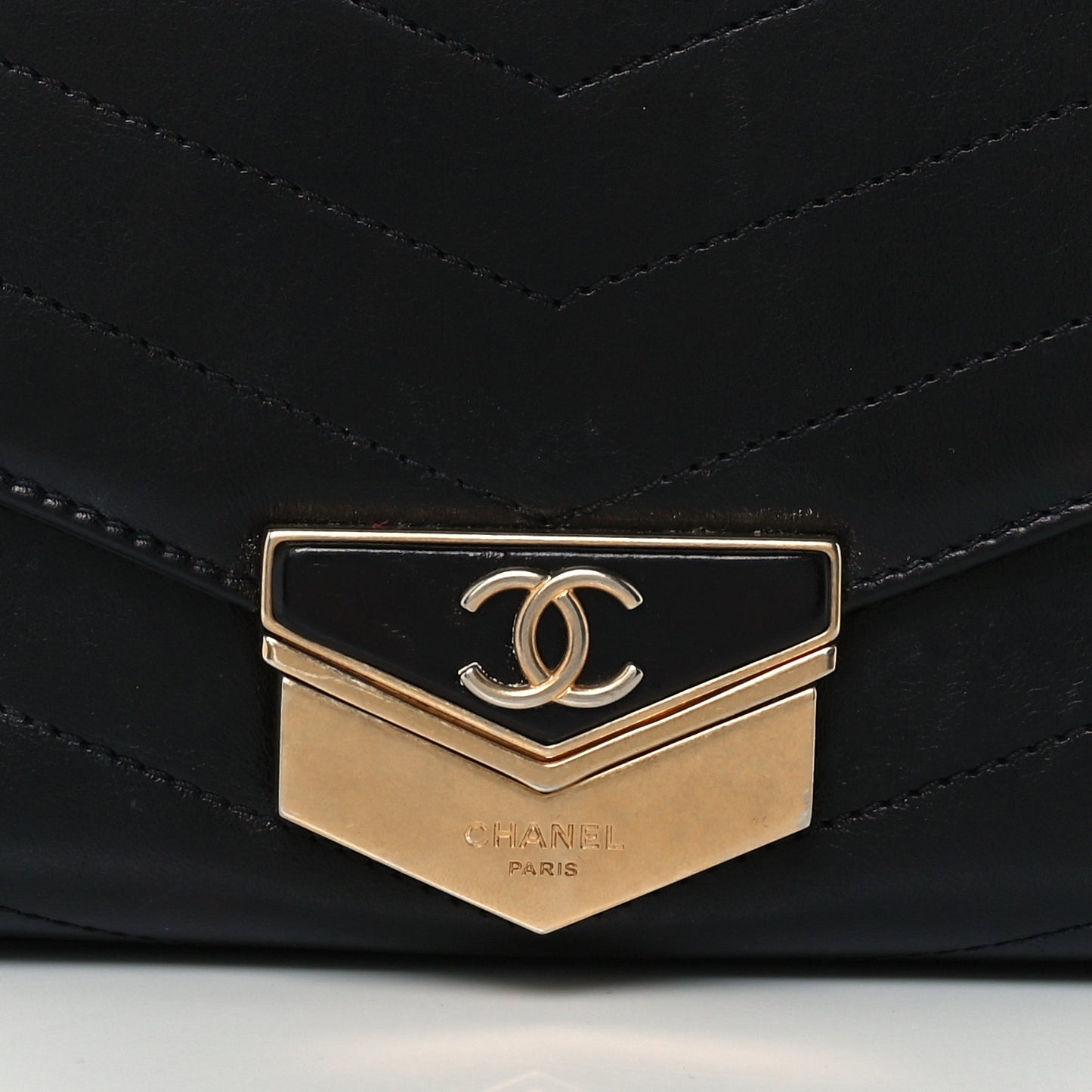 Calfskin Chevron Quilted Medal Flap Black