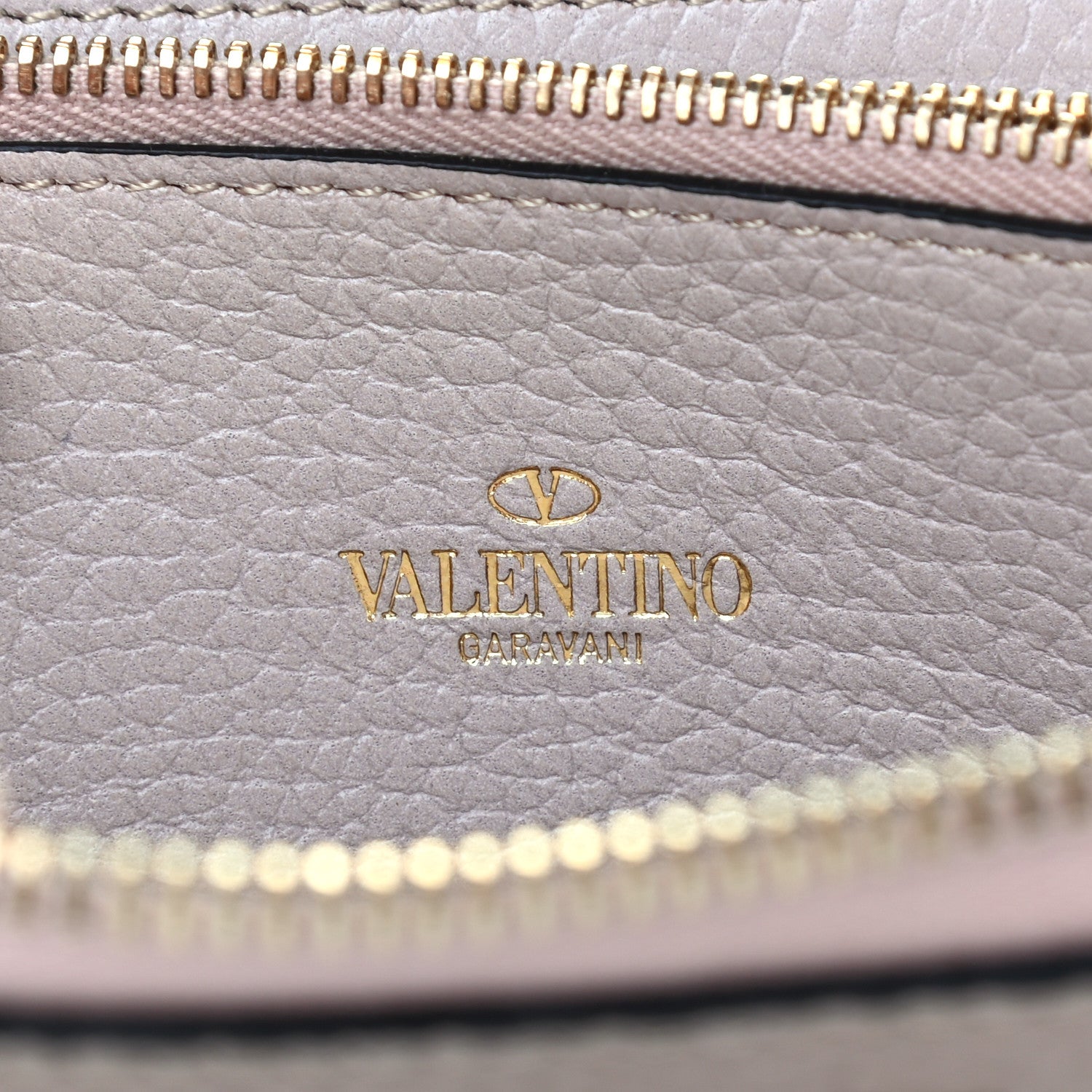 Valentino Garavani Pebbled Calfskin Rockstud Zip Around Wallet Poudre 6 of 8