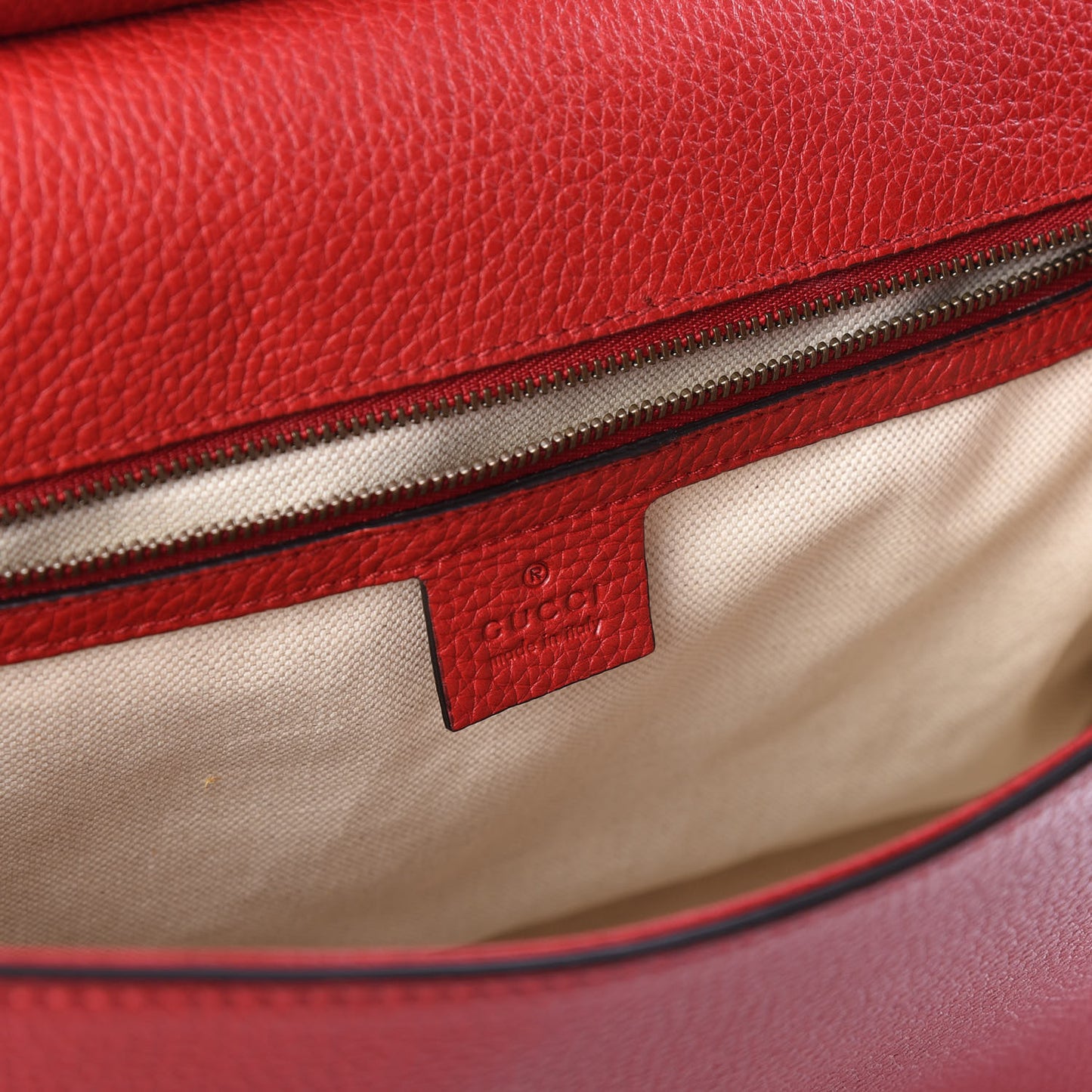 Calfskin Medium GG Marmont Top Handle Bag Vulcanic Red