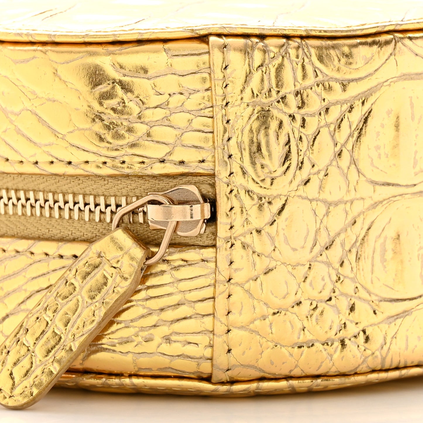Metallic Calfskin Crocodile Embossed Cocodile Round Clutch with Chain Gold