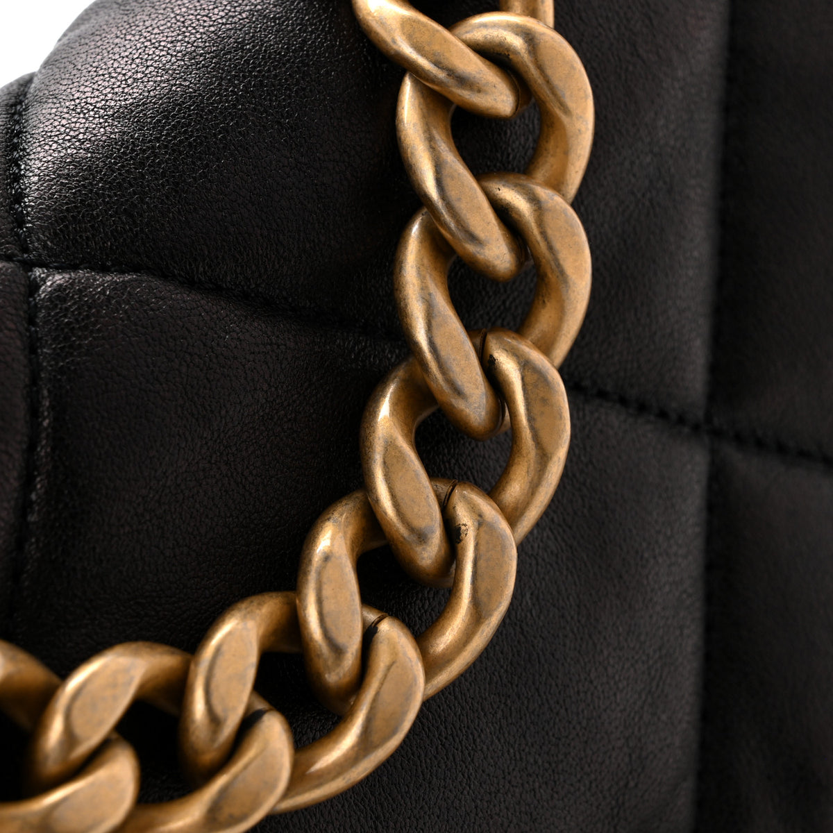 Lambskin Quilted Medium Chanel 19 Flap Black