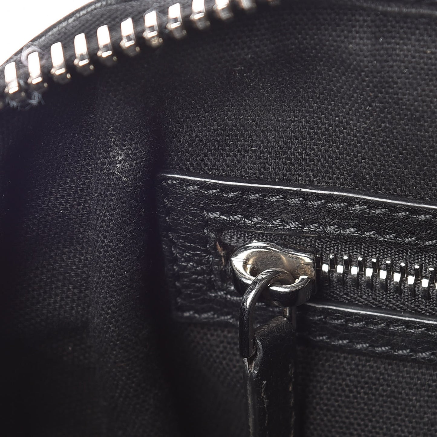 Sugar Goatskin Medium Antigona Black