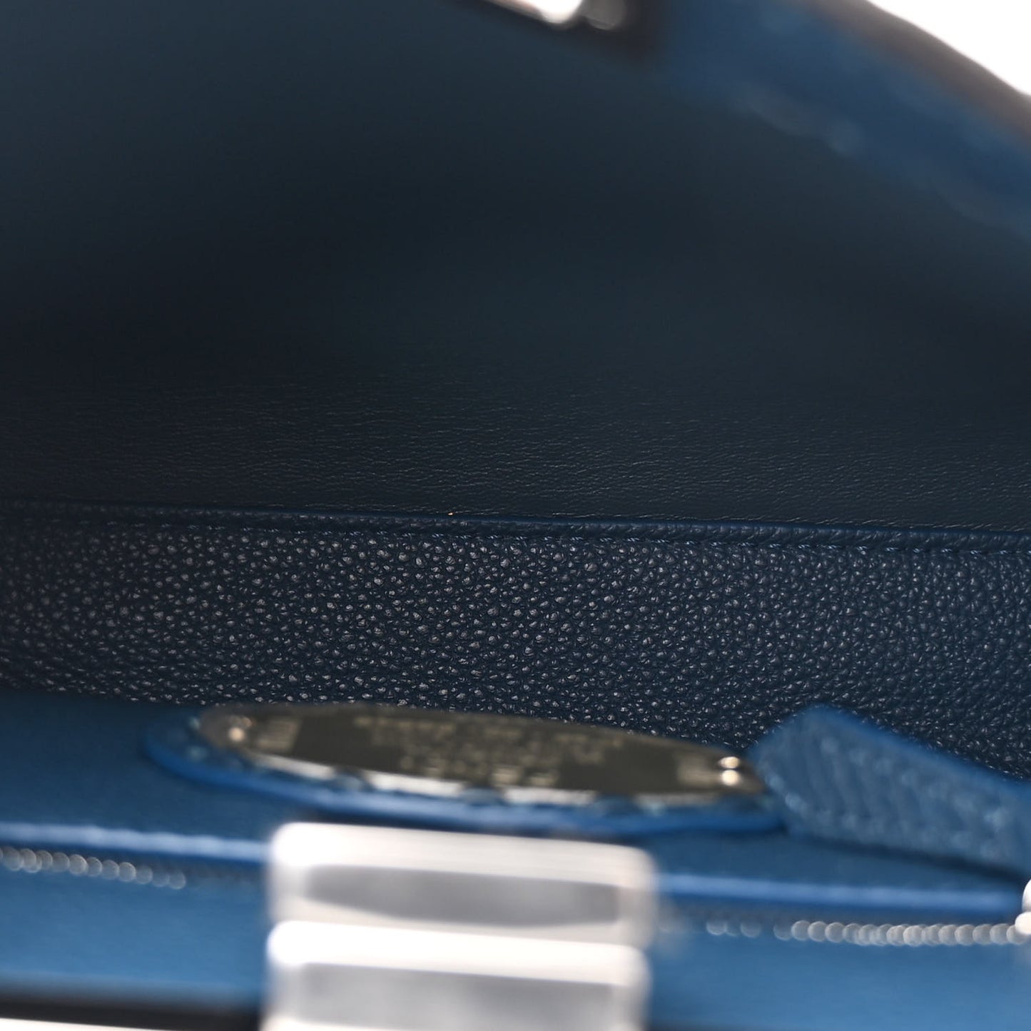 Cuoio Romano Selleria Macro Stitchings Mini Peekaboo Iconic Satchel Placca Argento