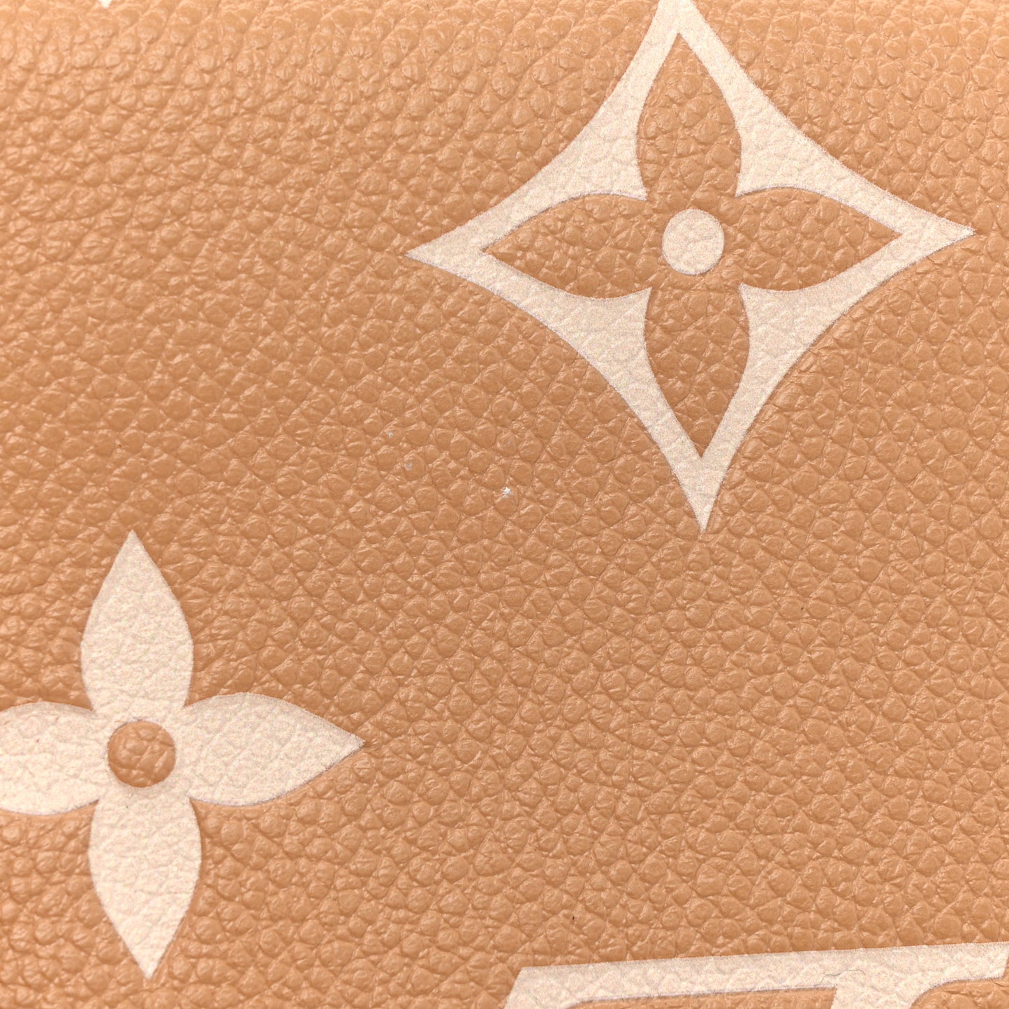 Empreinte Monogram Giant Victorine Wallet Arizona Creme