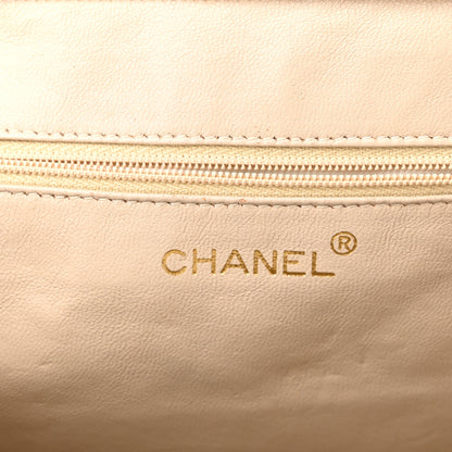 Chanel Caviar Quilted Small Chain Shoulder Bag White 6 of 13