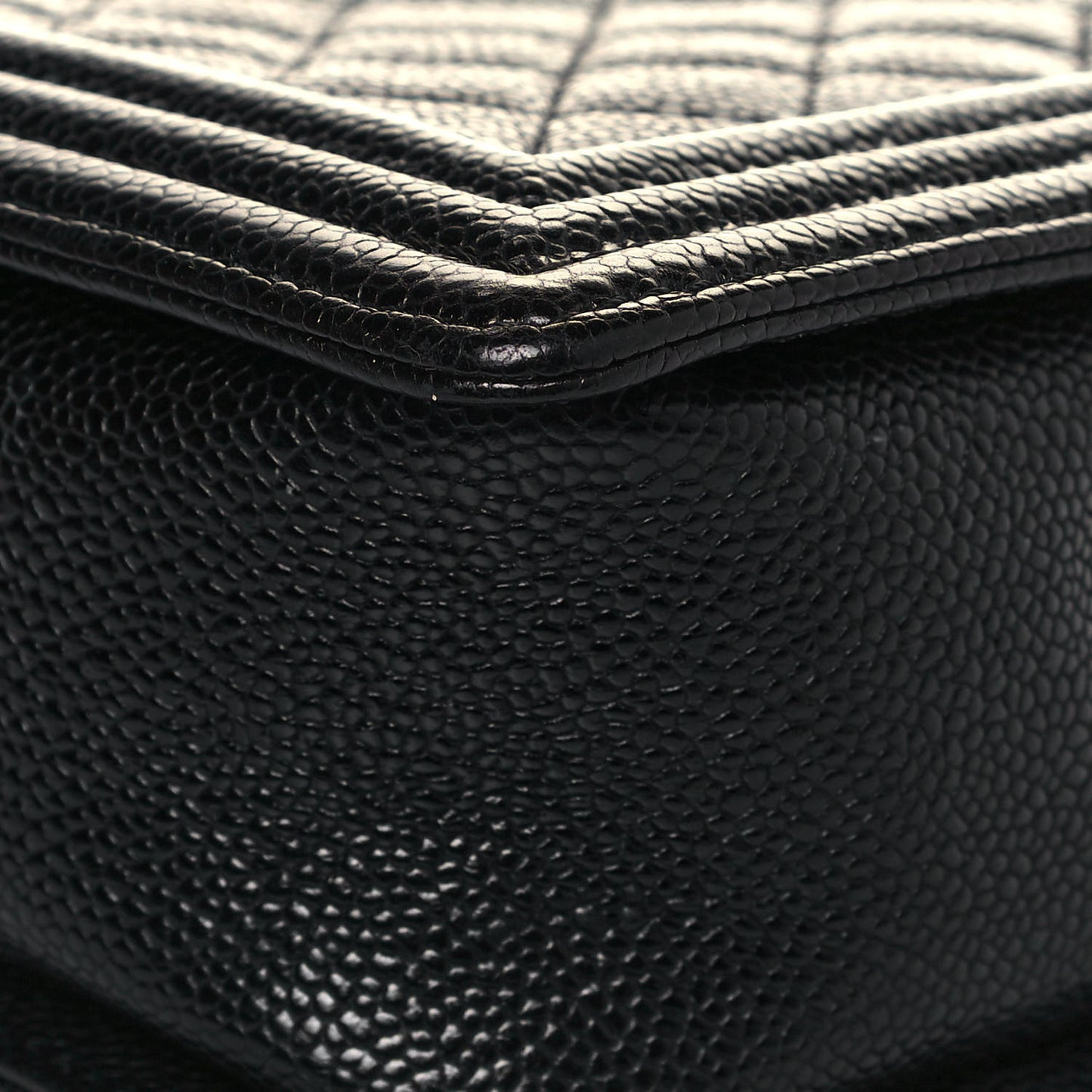 Caviar Quilted New Medium Boy Flap Black