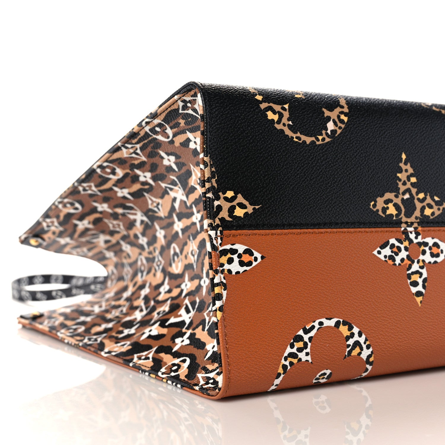 Louis Vuitton Monogram Giant Jungle Onthego GM Black 8 of 9
