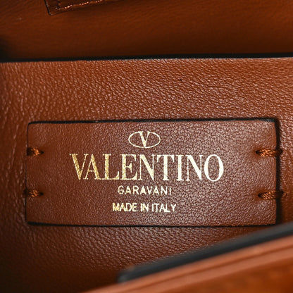 Valentino Garavani Denim Small Roman Stud The Handle Bag Light Denim Selleria 6 of 9
