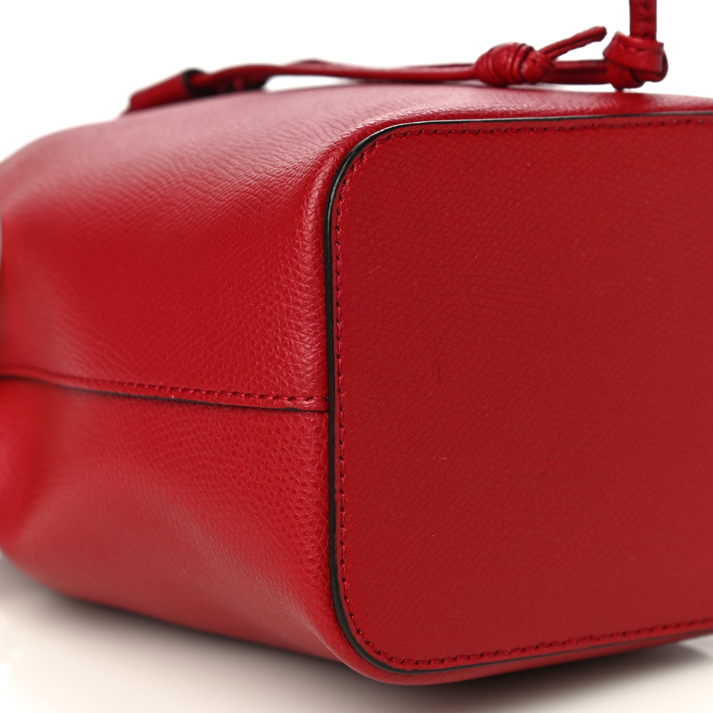 Vitello Cruise F is Fendi Mini Mon Tresor Bucket Bag Fragola