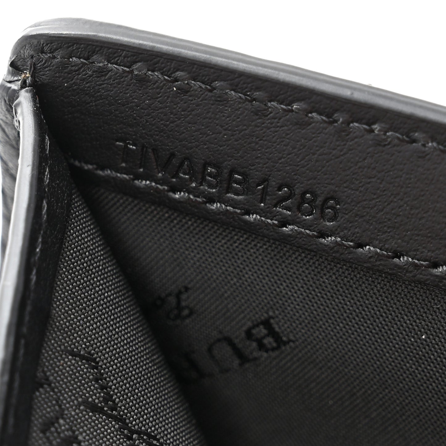 Soft Grained Calfskin Logo Embossed Lakeside Wallet Black