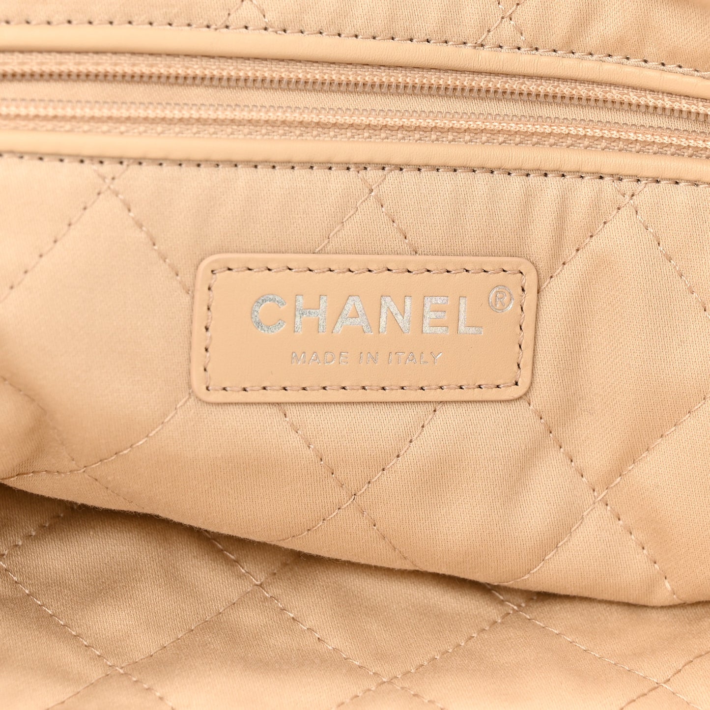 Shiny Calfskin Quilted Chanel 22 Backpack White Black