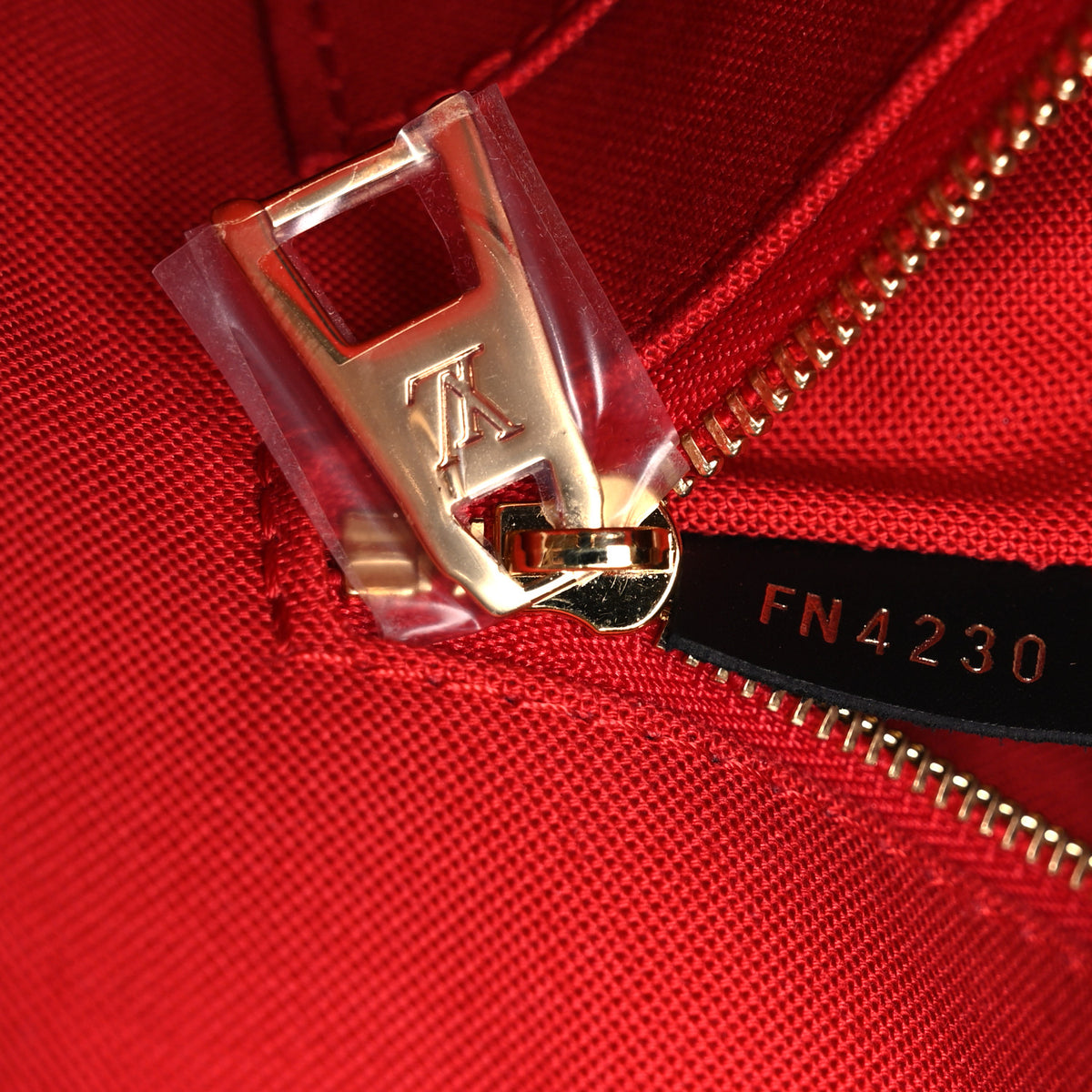 Louis Vuitton Reverse Monogram Giant Onthego MM 6 of 9