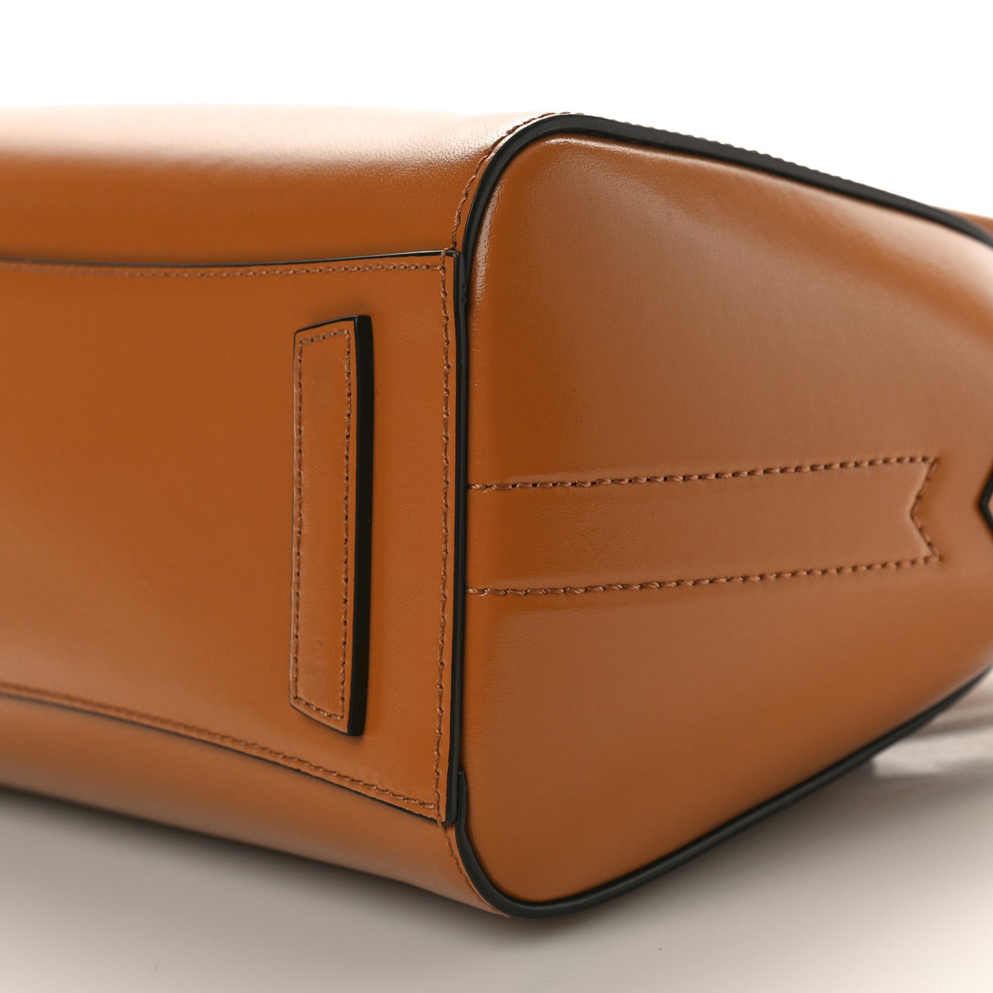 Shiny Lord Calfskin Mini Antigona Camel