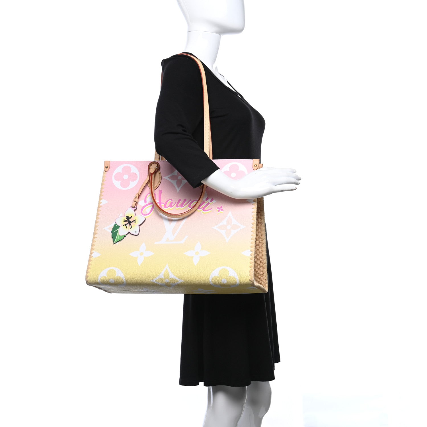 Louis Vuitton Monogram Giant By The Pool Hawaii Onthego GM Light Pink 2 of 10