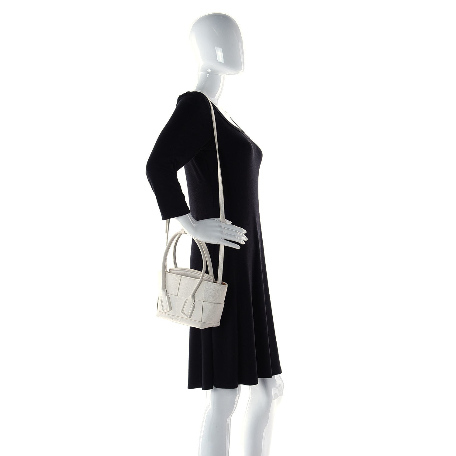 Bottega Veneta Grained Calfskin Maxi Intrecciato Arco 29 Plaster 4 of 10