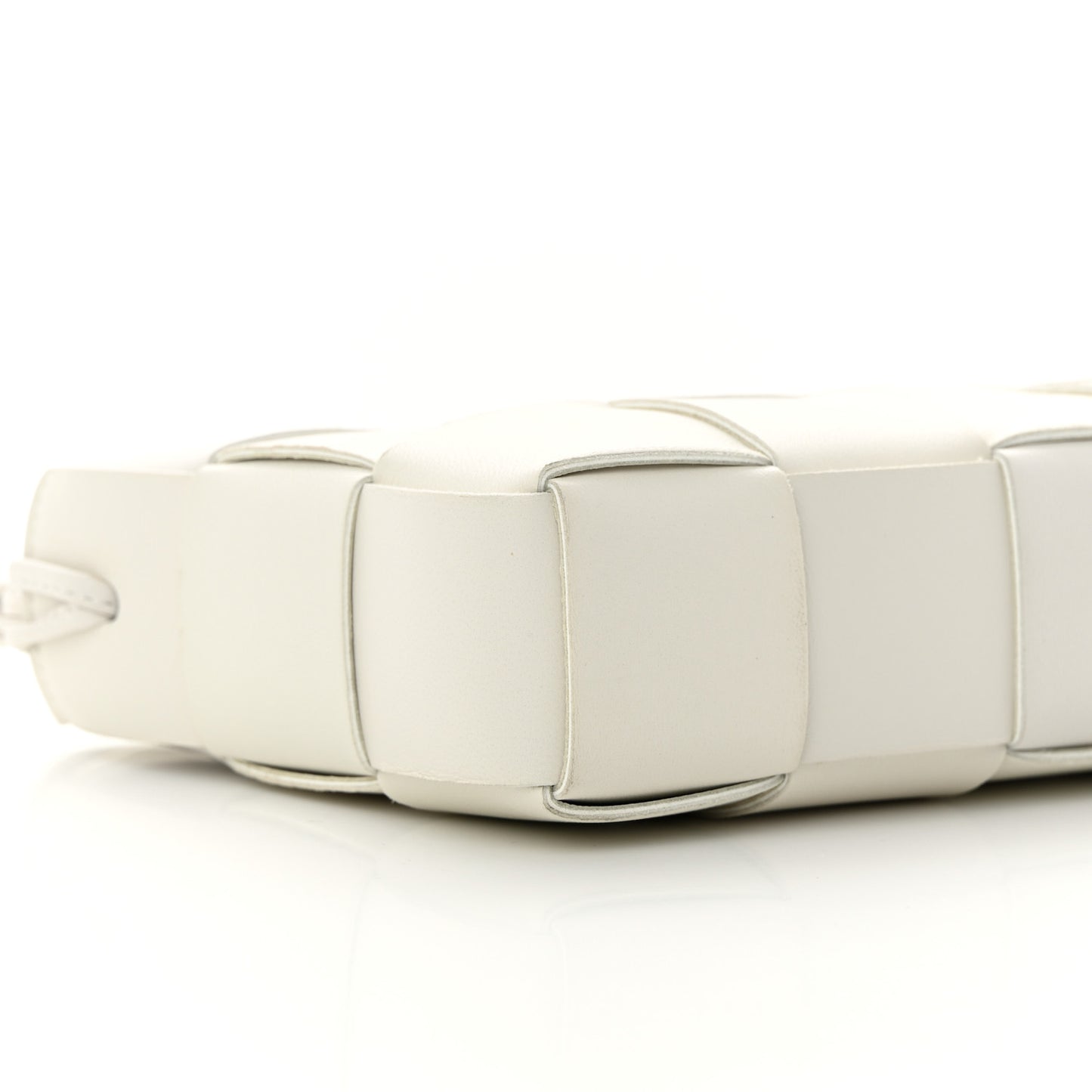 Calfskin Maxi Intrecciato Cassette Pouch On Strap Chalk