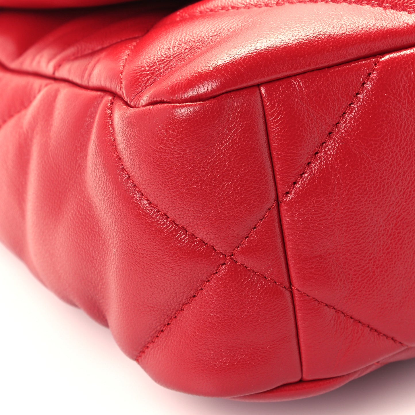 Lambskin Quilted Medium Chanel 19 Flap Red