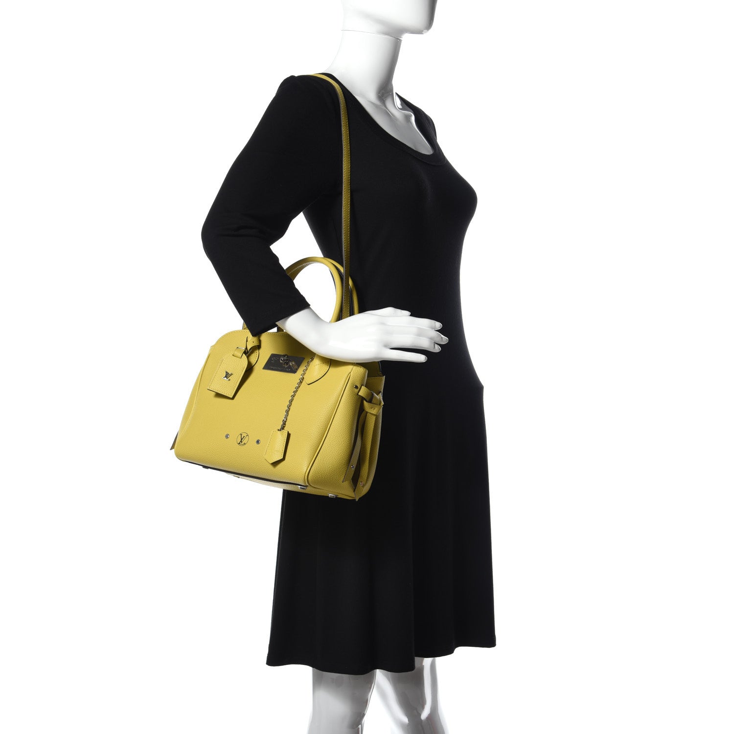 Louis Vuitton Veau Nuage Milla PM Vert Acide 2 of 12