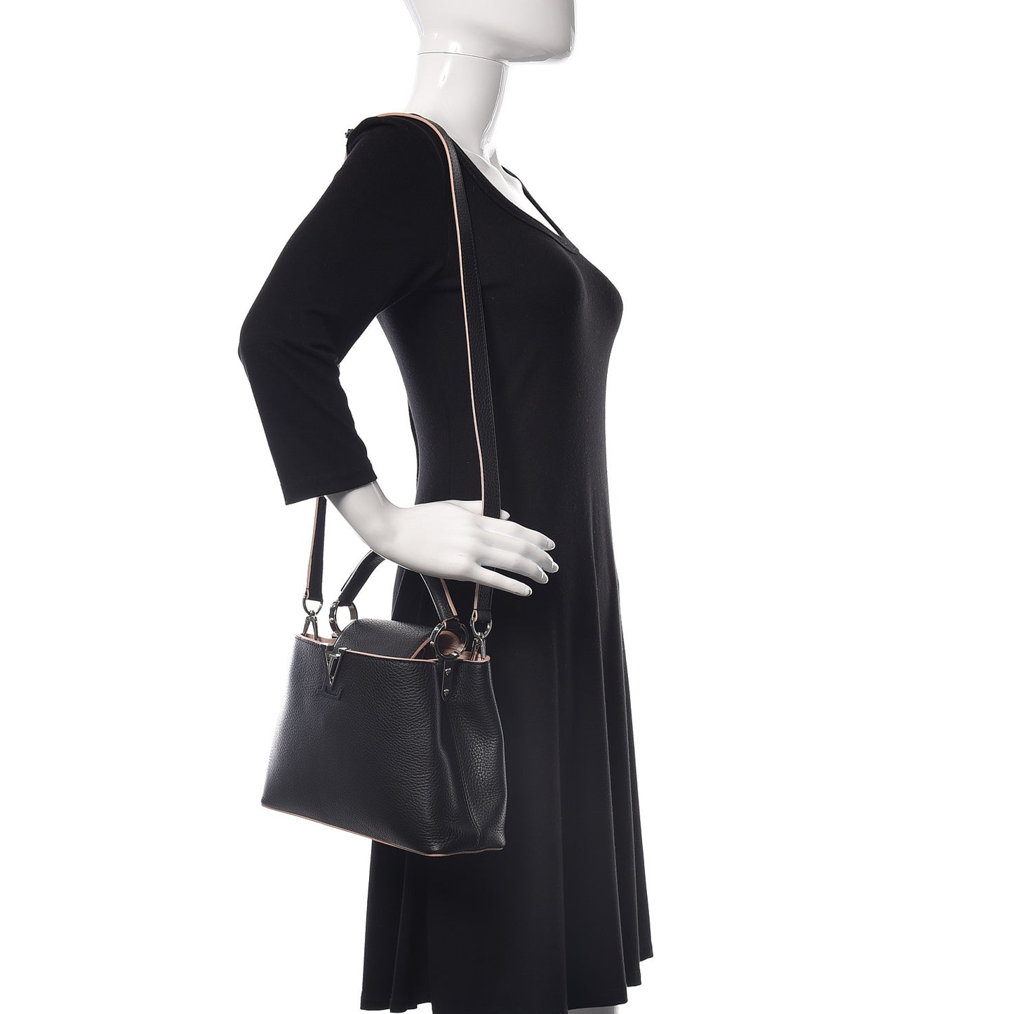 Taurillon Capucines BB Black Petale