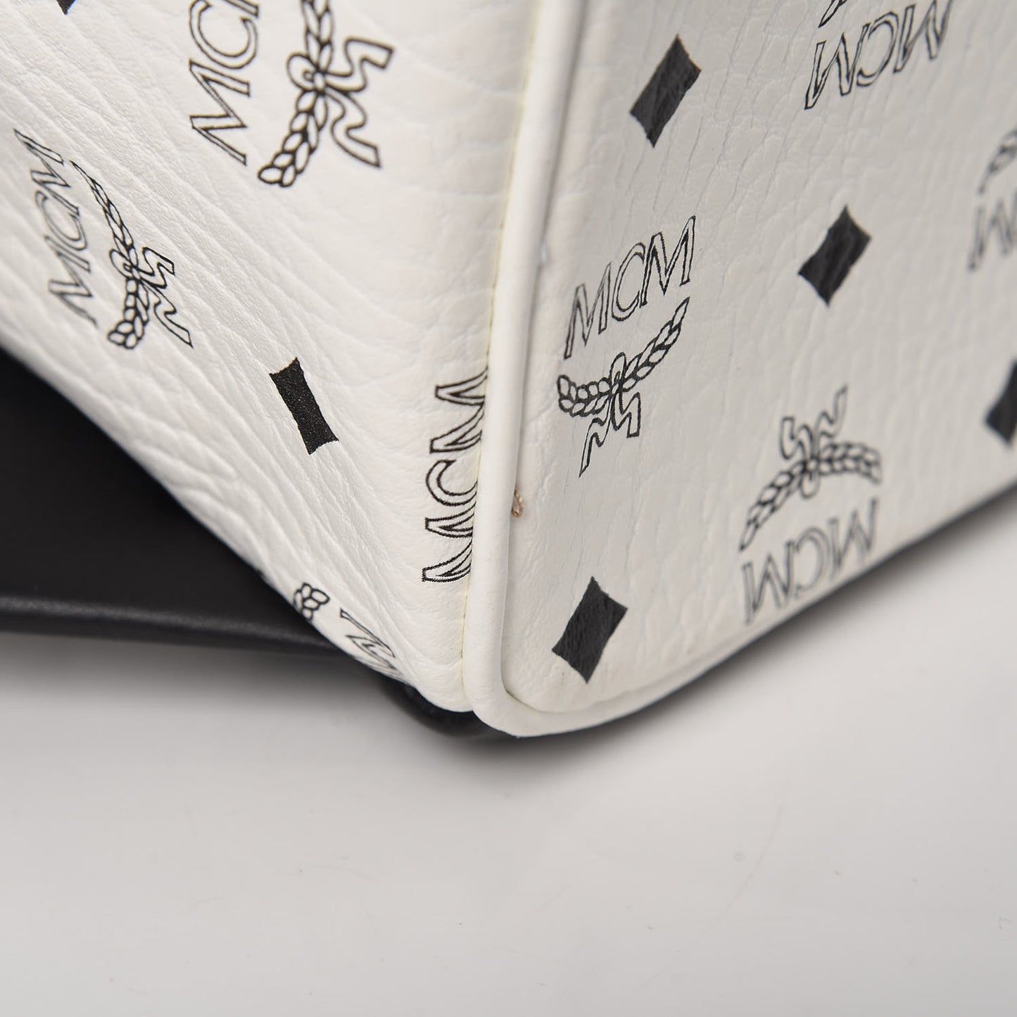 Visetos Medium Stark Backpack White