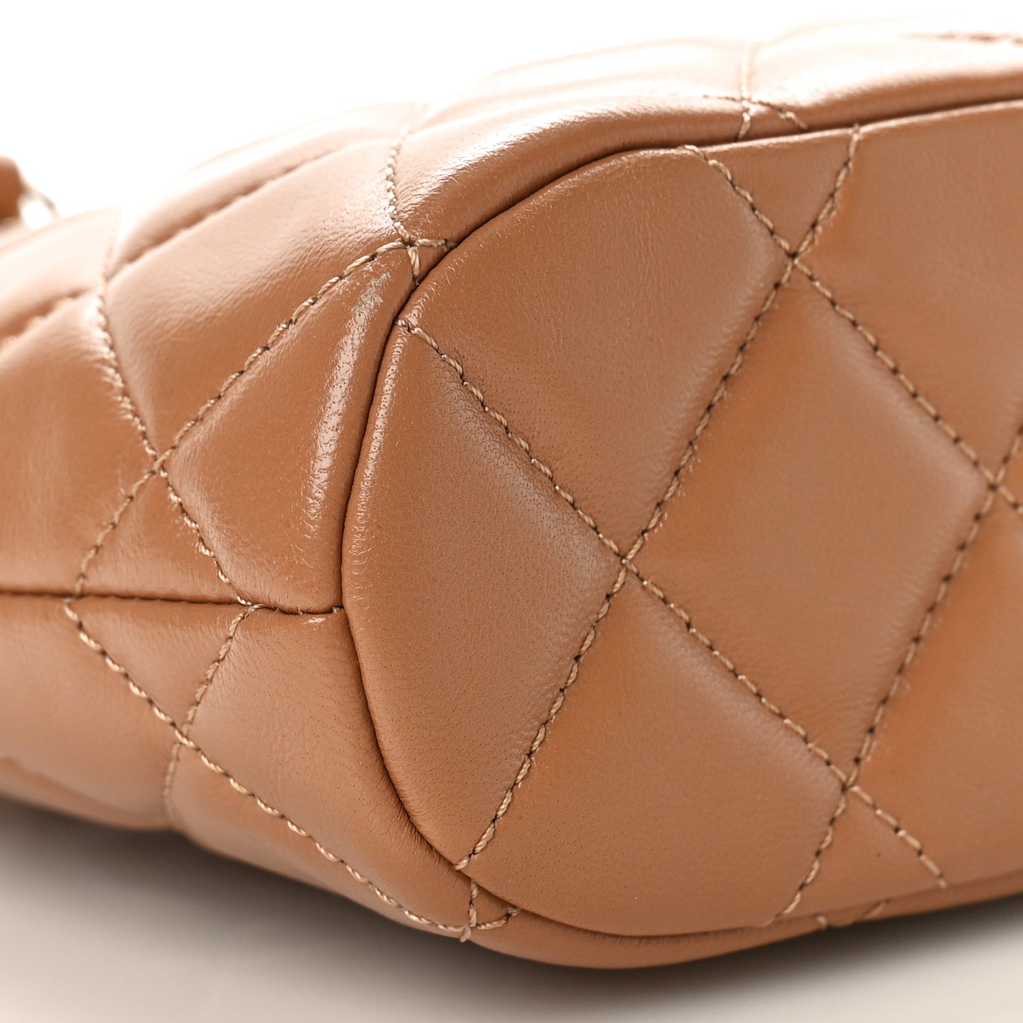 Shiny Lambskin Quilted Shiny Coco Clutch With Chain Dark Beige